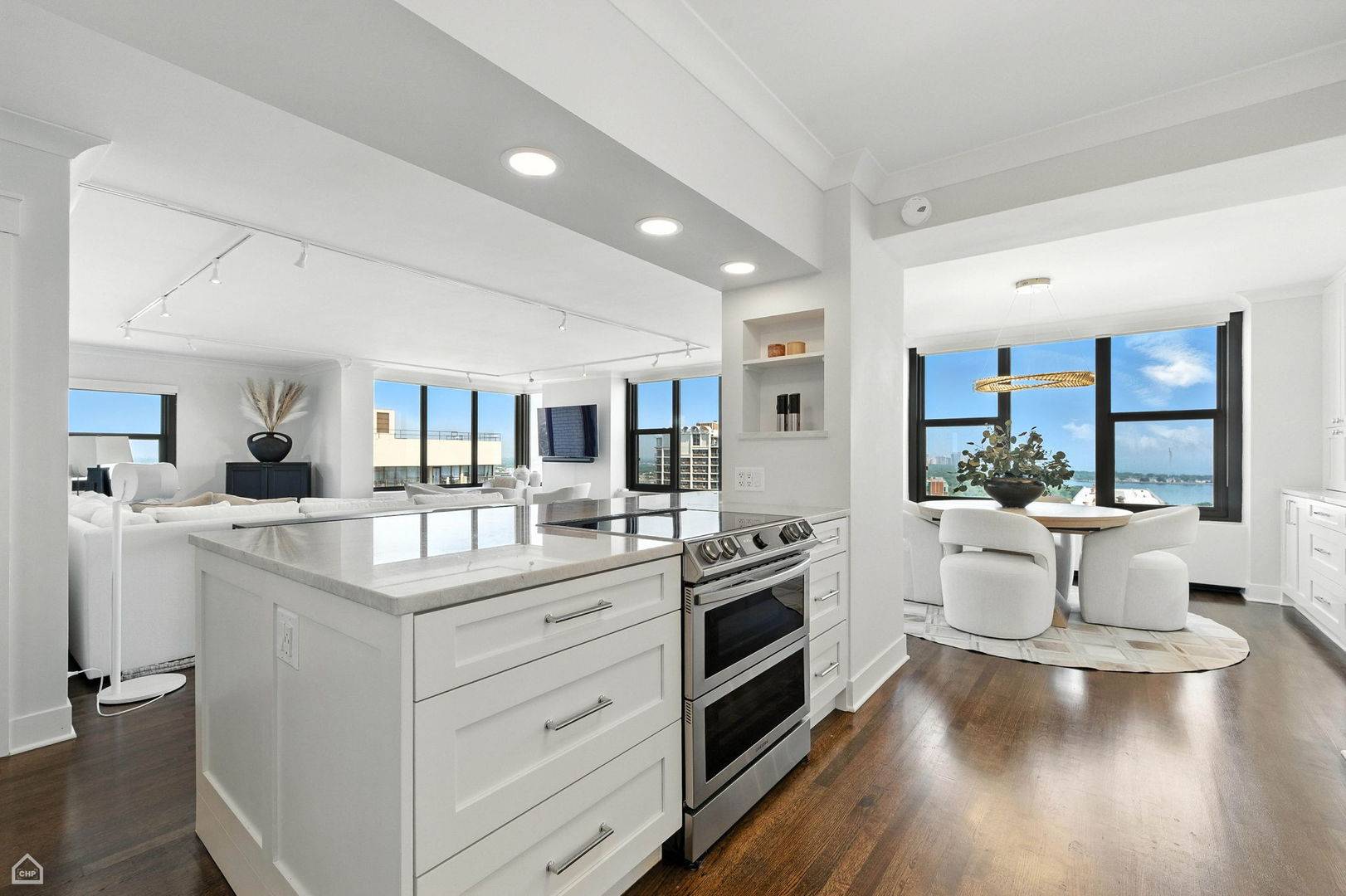 Chicago, IL 60657,3150 N Lake Shore DR #29F