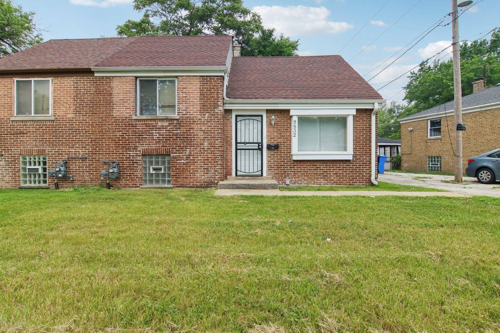 Chicago, IL 60617,9832 S Oglesby AVE