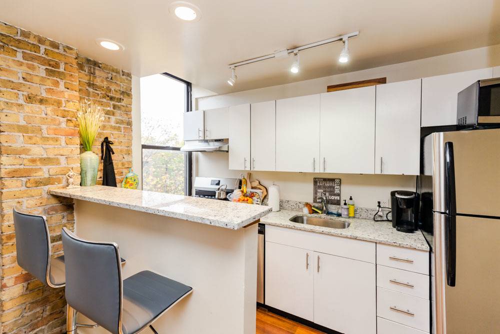 Chicago, IL 60614,1050 W Dickens AVE #20