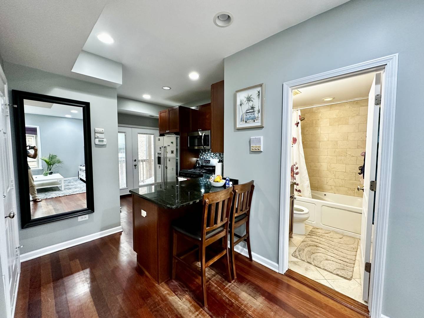 Chicago, IL 60626,1366 W Greenleaf AVE #3N