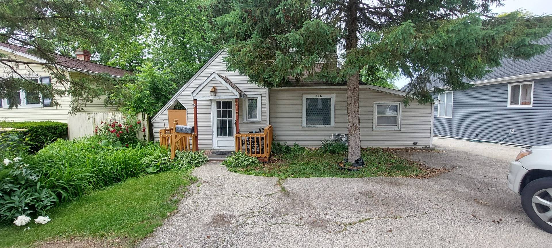 Round Lake Park, IL 60073,316 Clifton DR