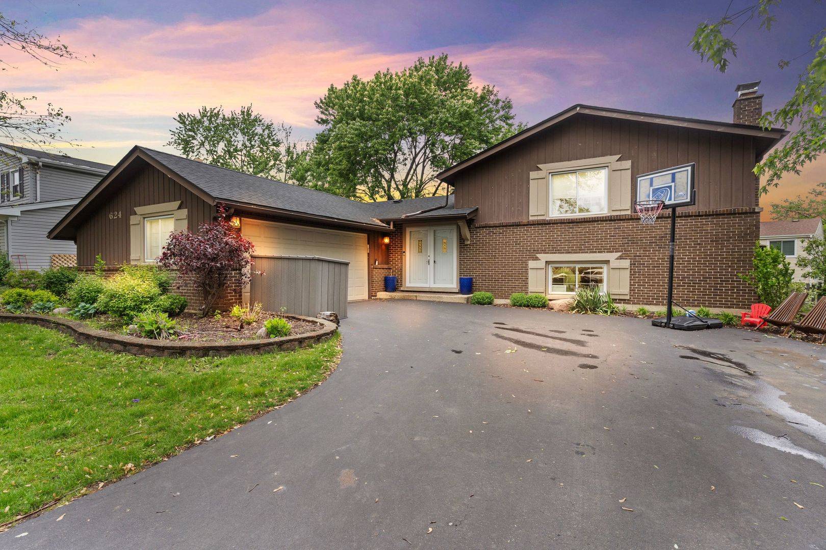 Westmont, IL 60559,624 Independence AVE