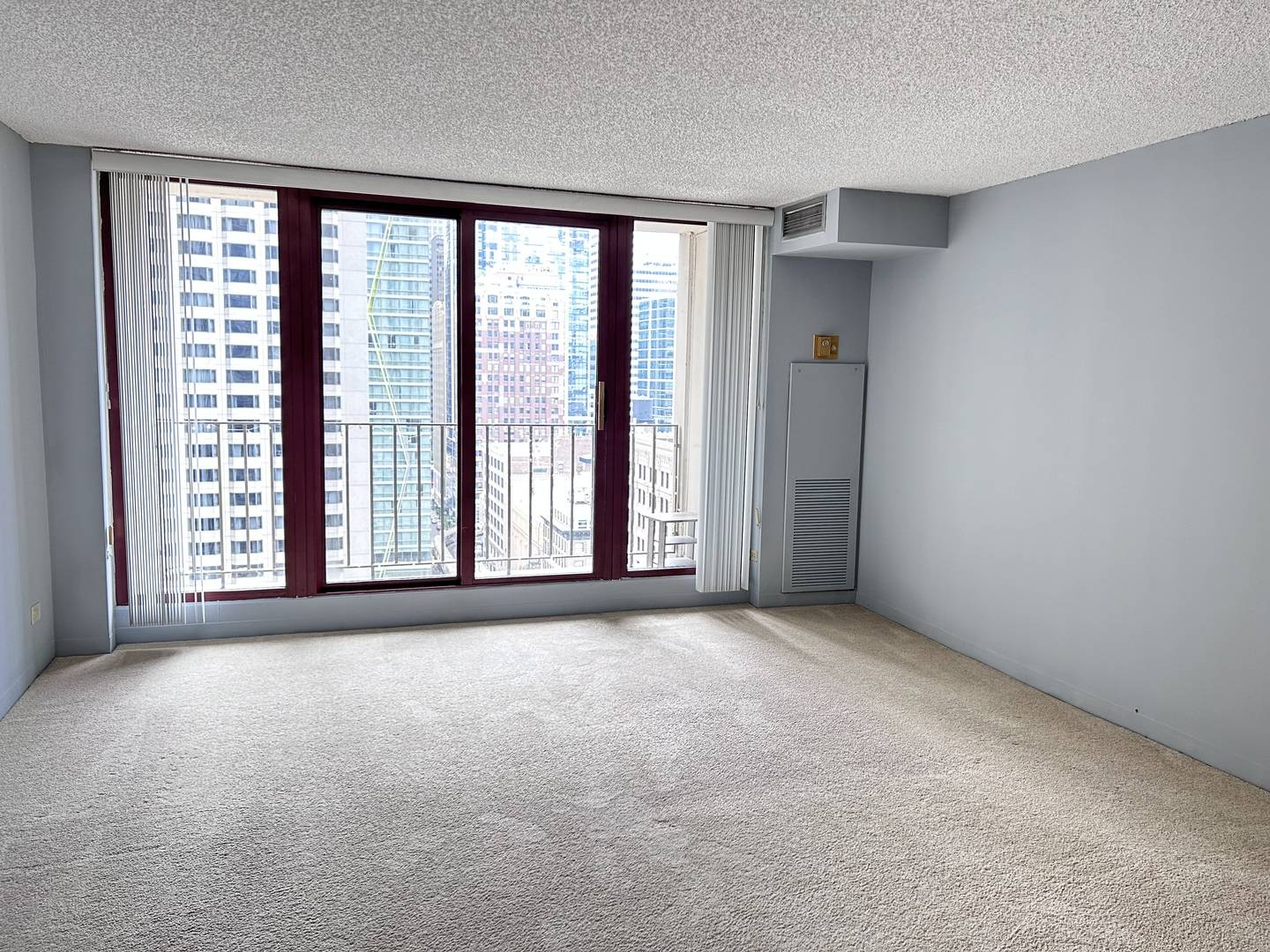Chicago, IL 60601,200 N Dearborn ST #2004