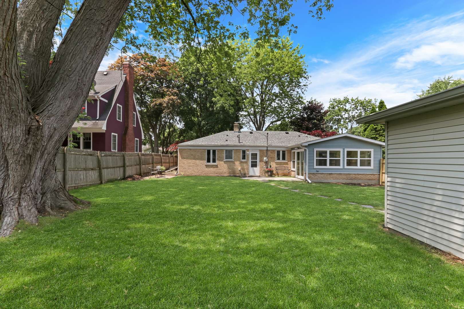 Libertyville, IL 60048,400 Wedgemere PL