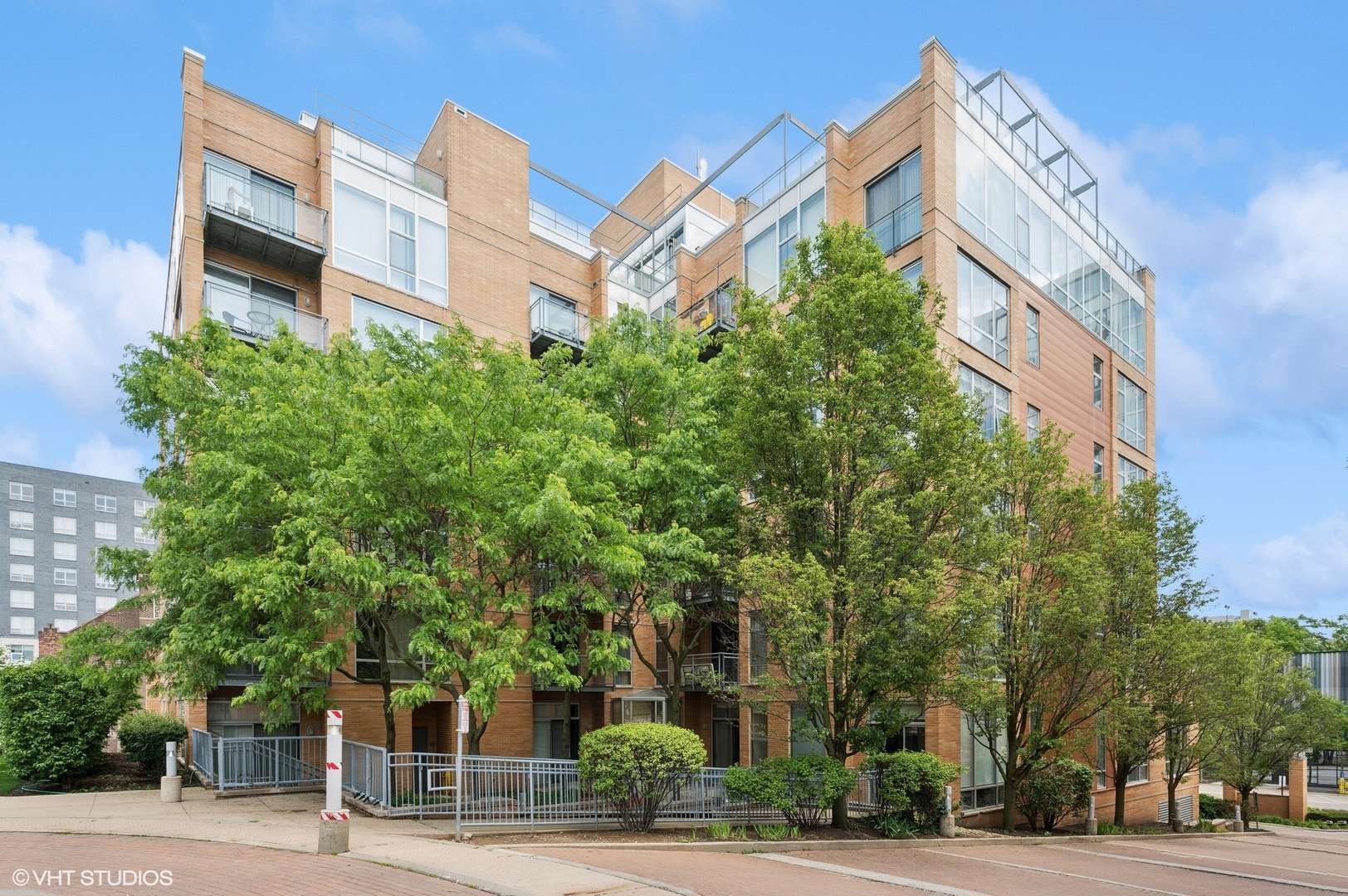 Evanston, IL 60201,1740 Oak AVE #103