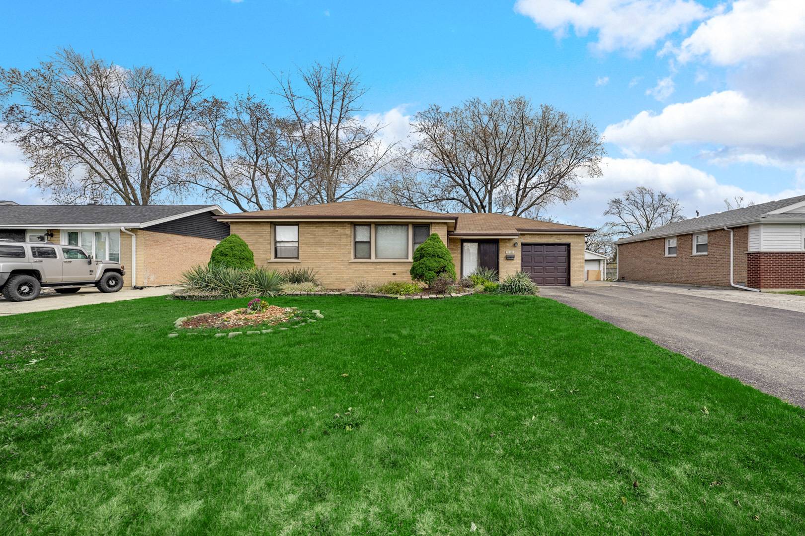 Crestwood, IL 60418,12801 W Playfield DR