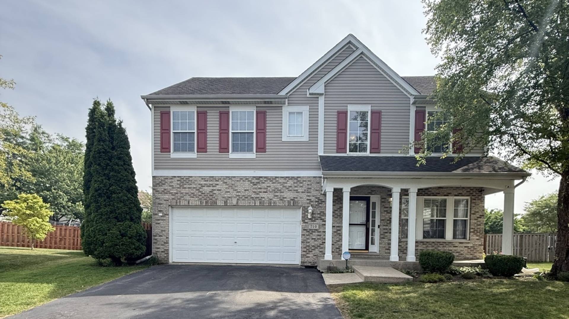 Joliet, IL 60431,710 Silver Leaf CT