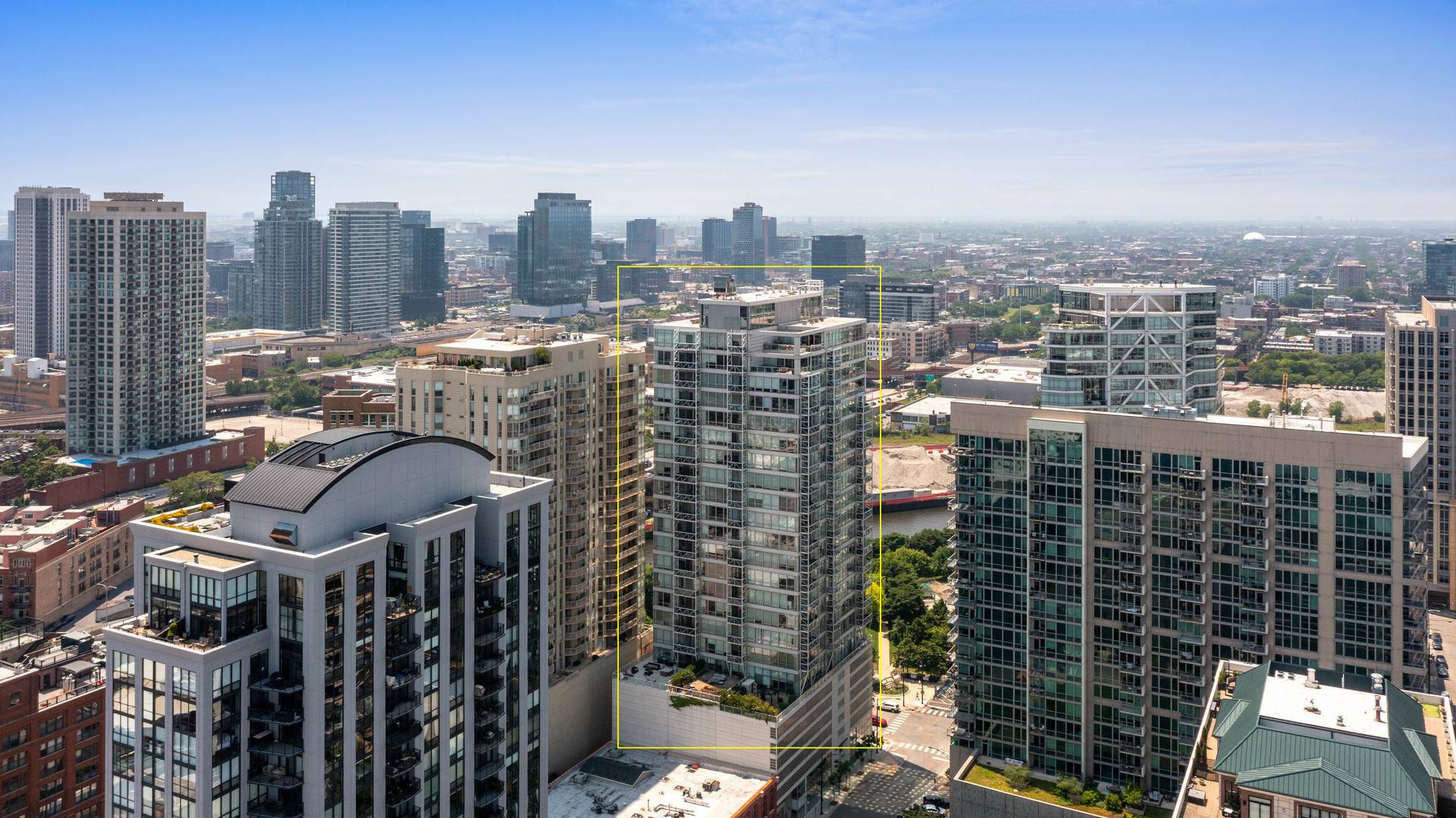 Chicago, IL 60654,653 N KINGSBURY ST #1707