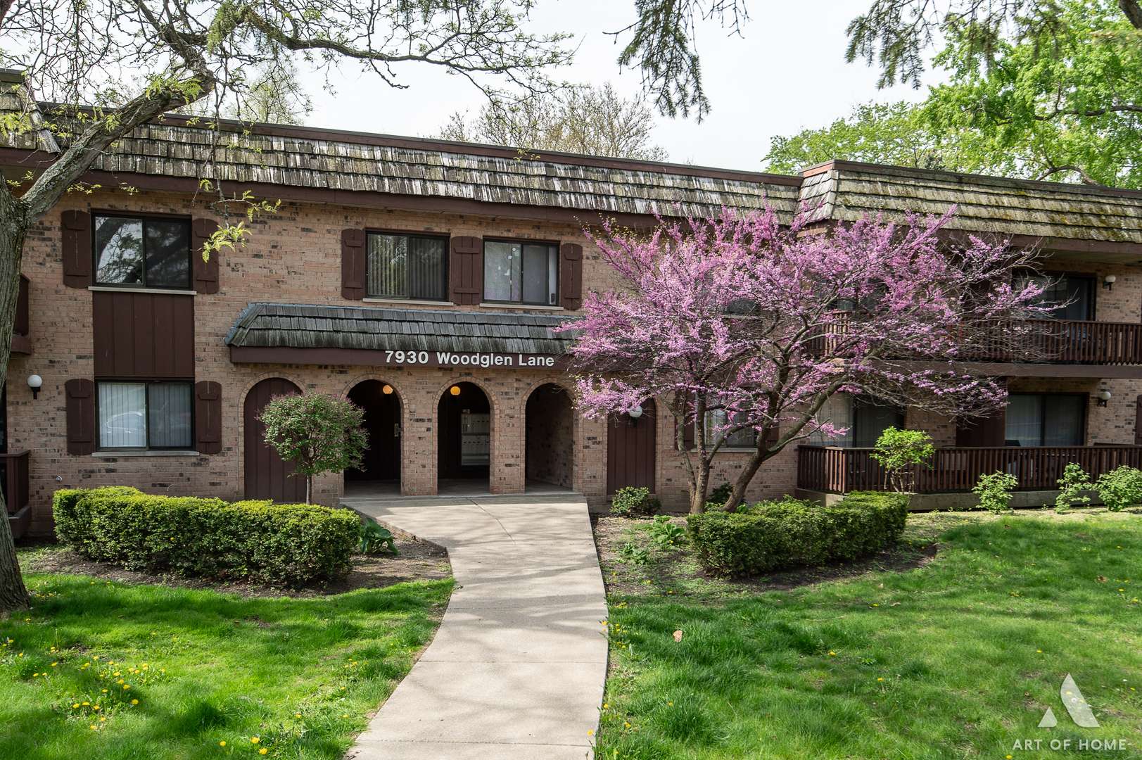 Downers Grove, IL 60516,7930 Woodglen LN #204