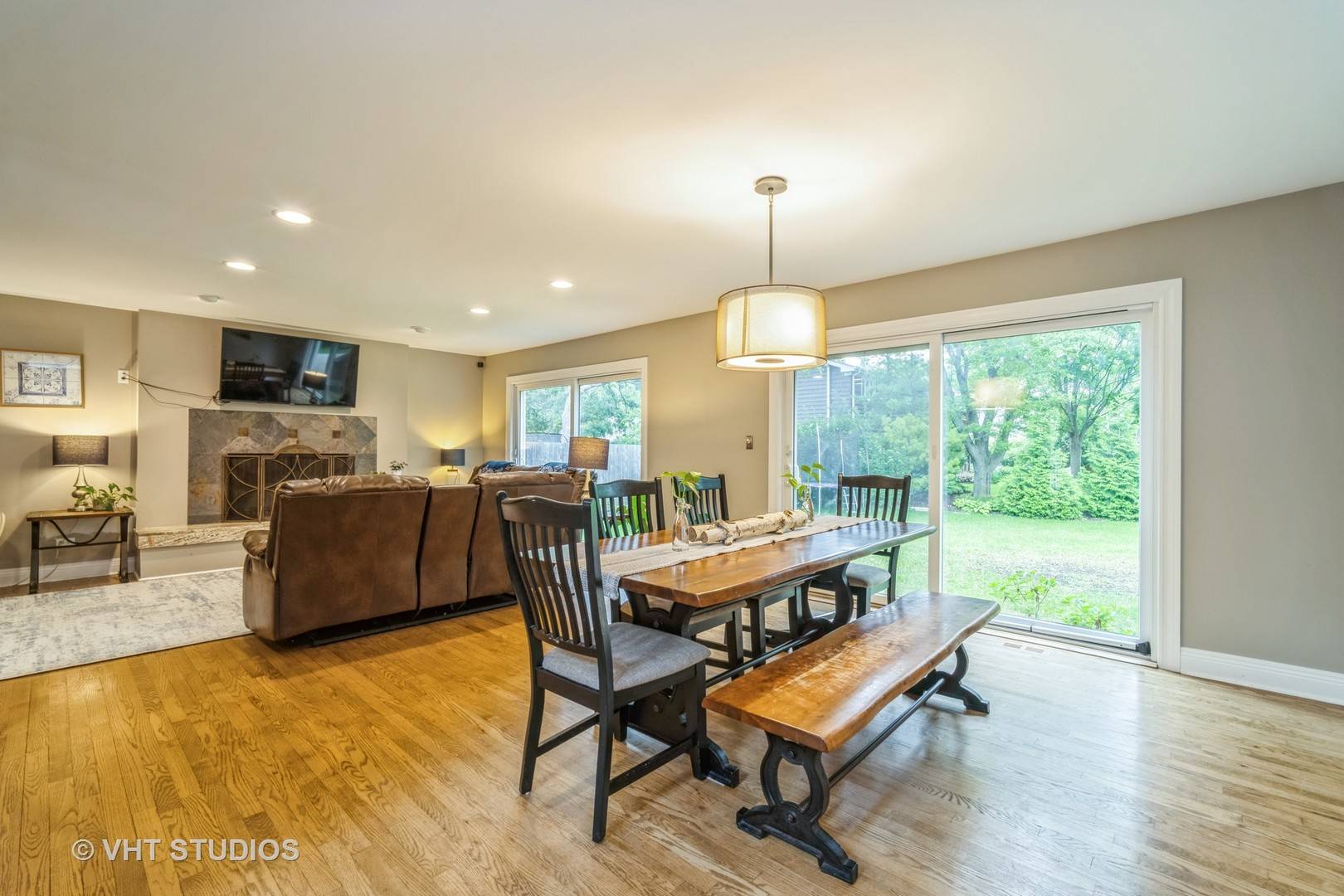 Deerfield, IL 60015,1385 Carol LN
