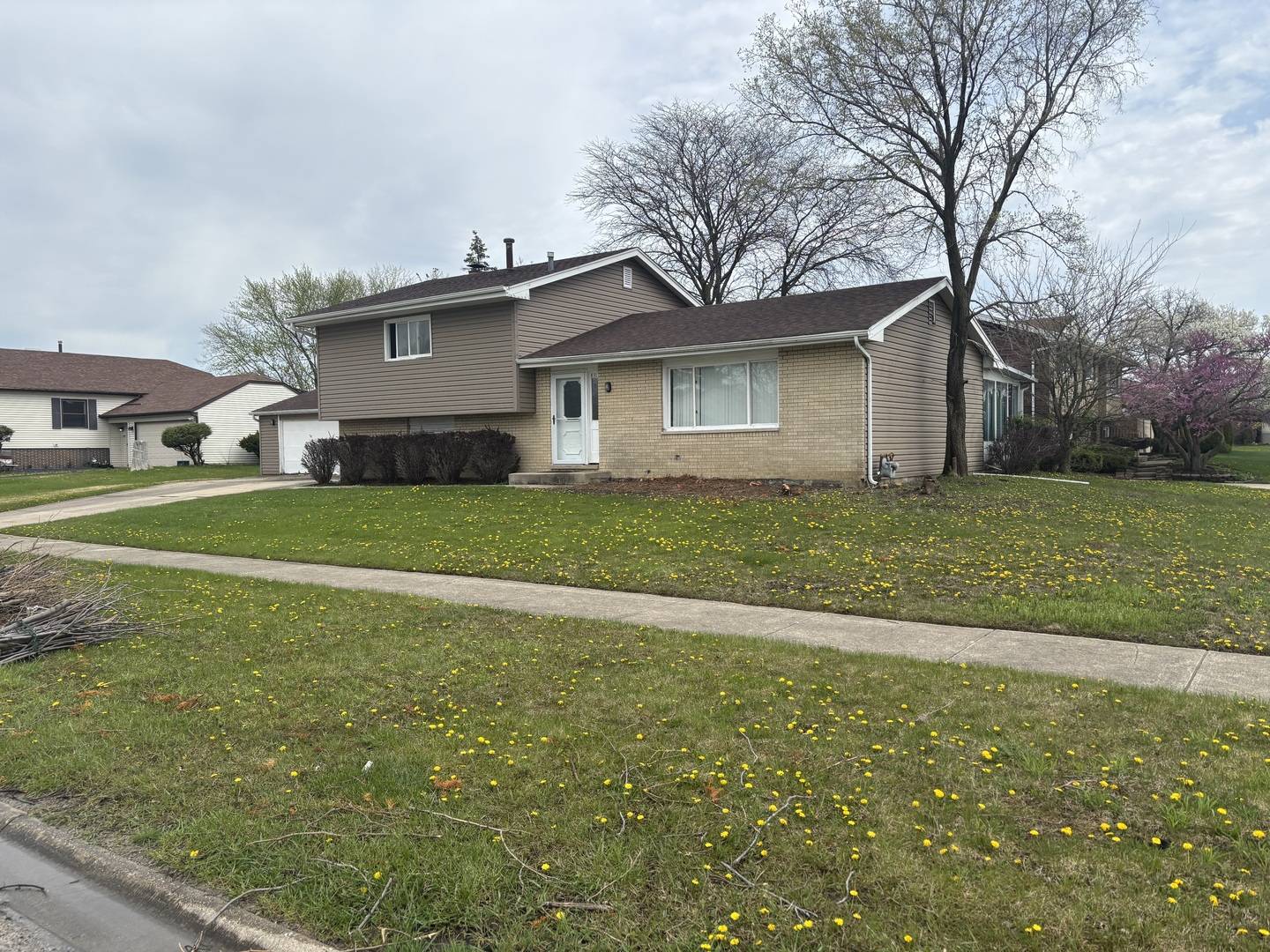 Matteson, IL 60443,831 Cambridge AVE