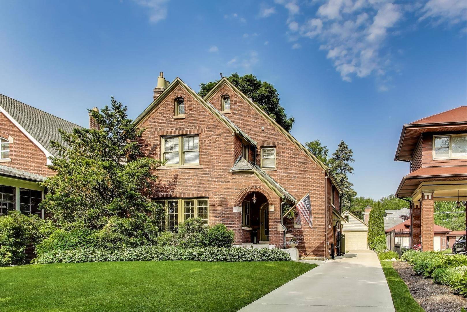 River Forest, IL 60305,934 Jackson AVE
