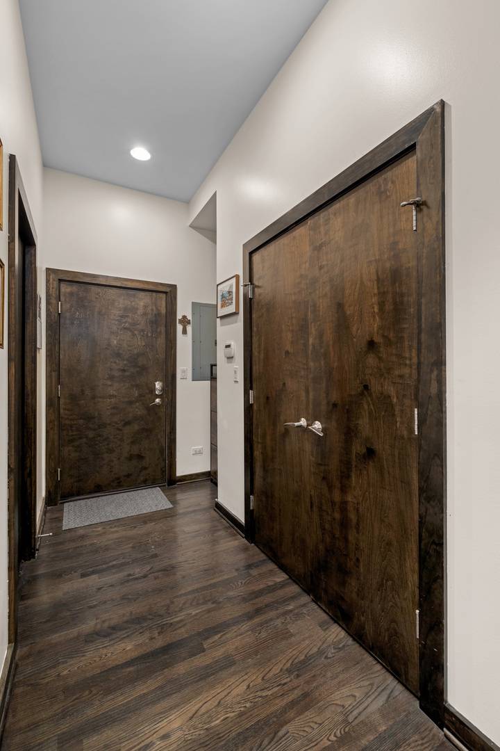 Chicago, IL 60647,2150 W NORTH AVE #4