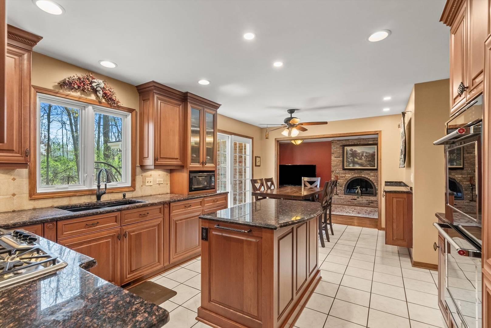 Barrington, IL 60010,125 Grove LN