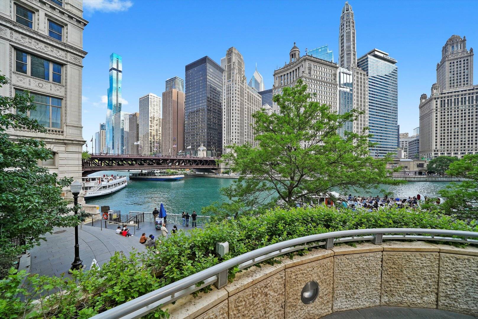 Chicago, IL 60611,405 N Wabash AVE #814