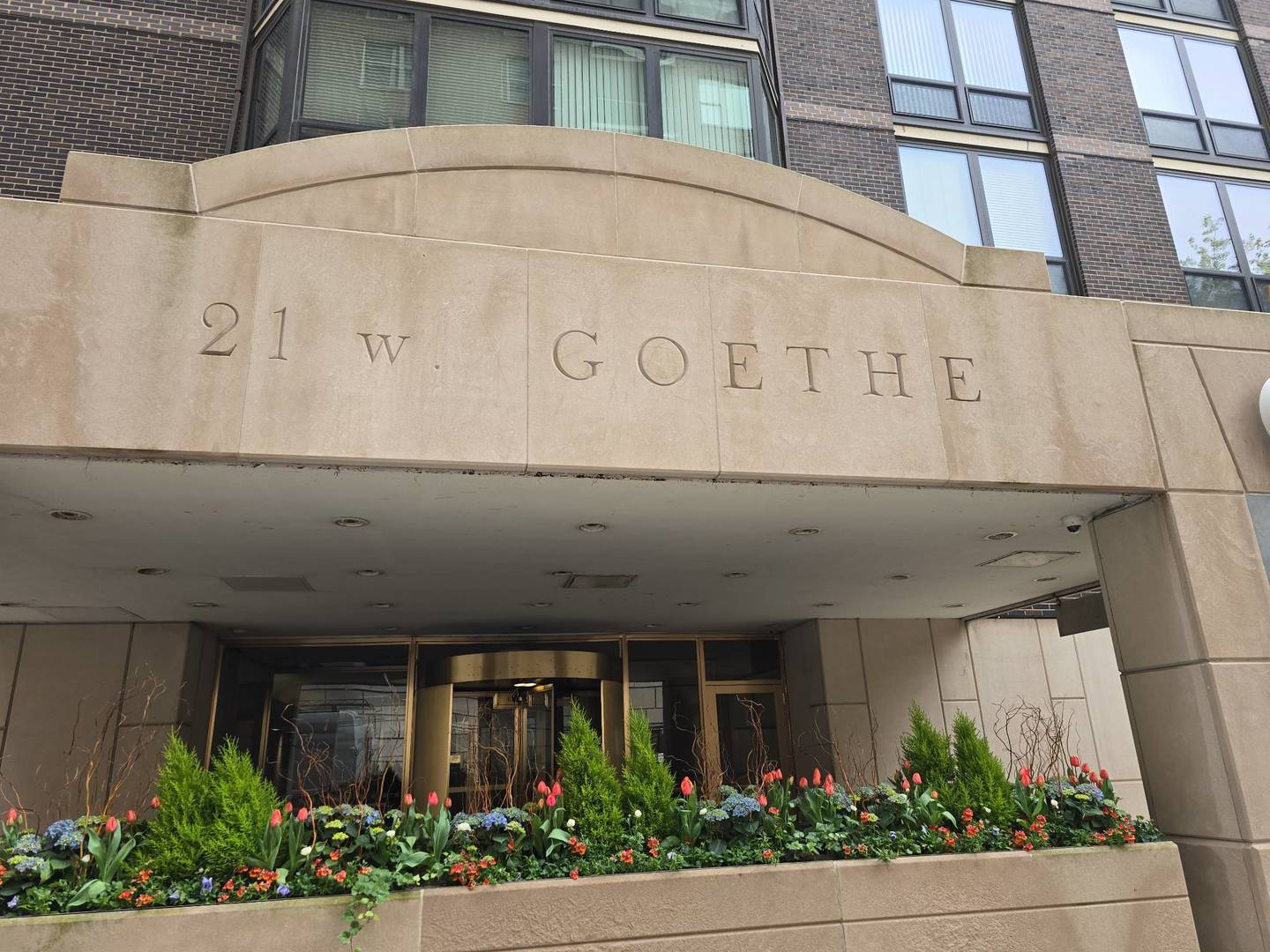 Chicago, IL 60610,21 W Goethe ST #4E