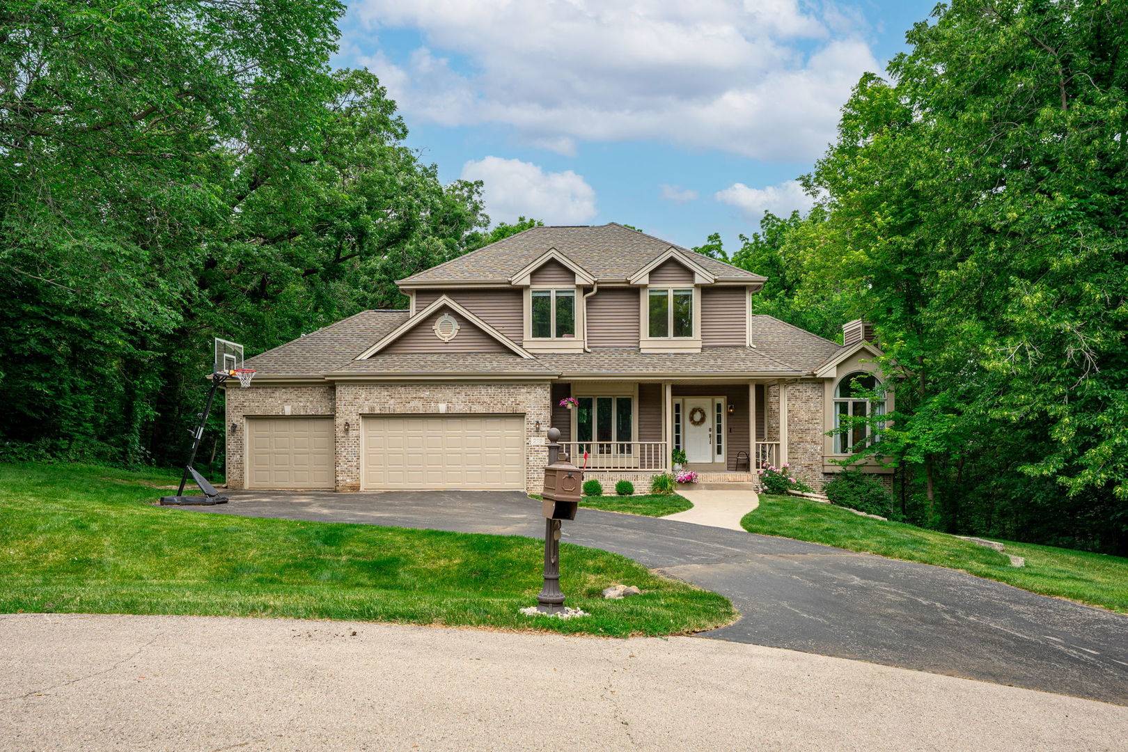 Rockton, IL 61072,219 EAGLEWOOD PL