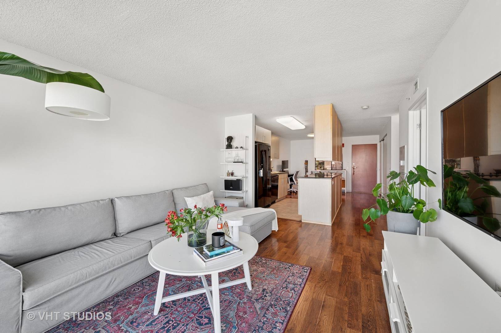 Evanston, IL 60201,800 Elgin RD #1316
