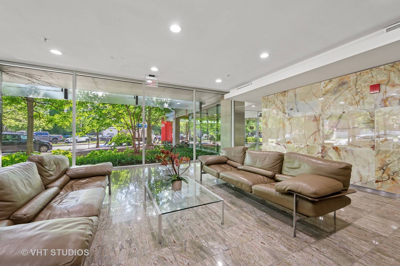 Evanston, IL 60201,800 Elgin RD #1316