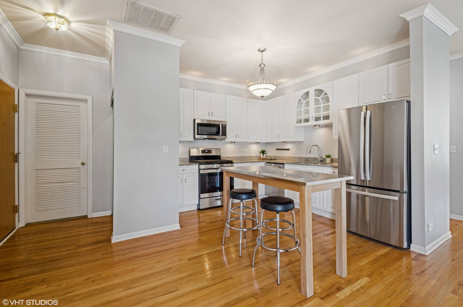 Chicago, IL 60640,1962 W Lawrence AVE #302