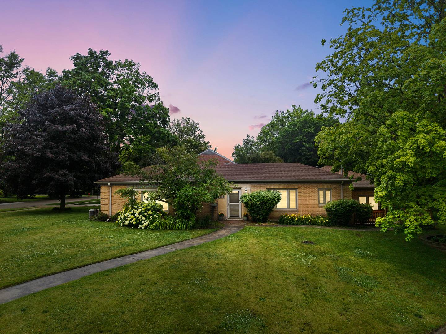 Dekalb, IL 60115,515 Park AVE
