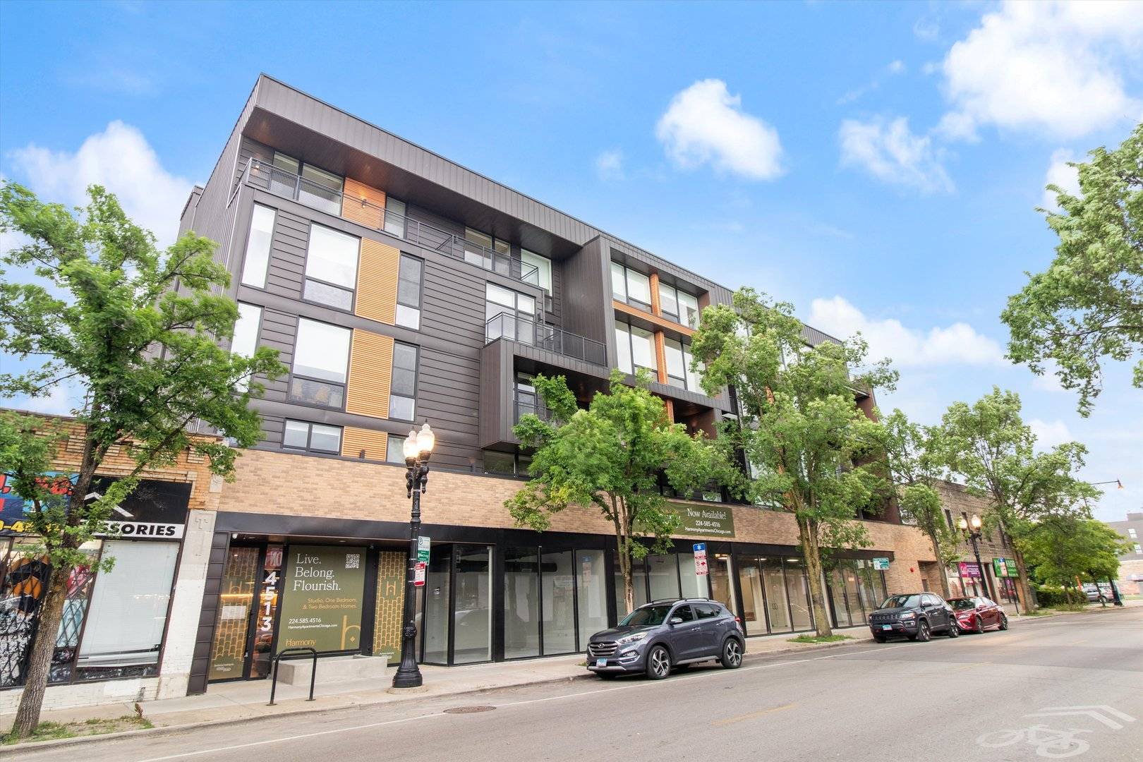Chicago, IL 60640,4513 N CLARK ST #305