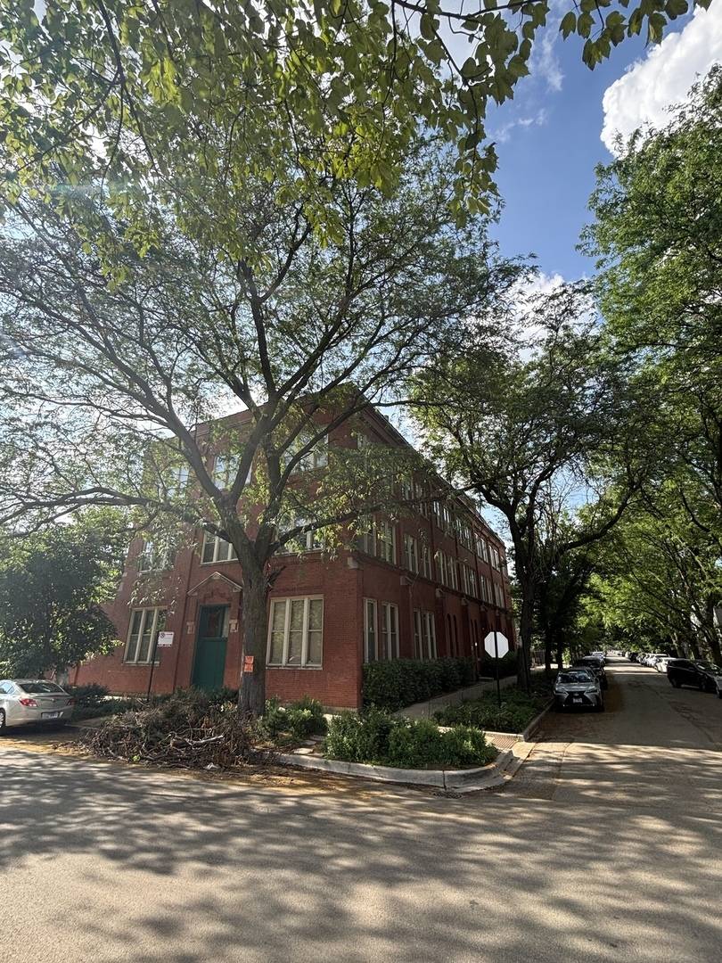 Chicago, IL 60614,2510 N Wayne AVE #203