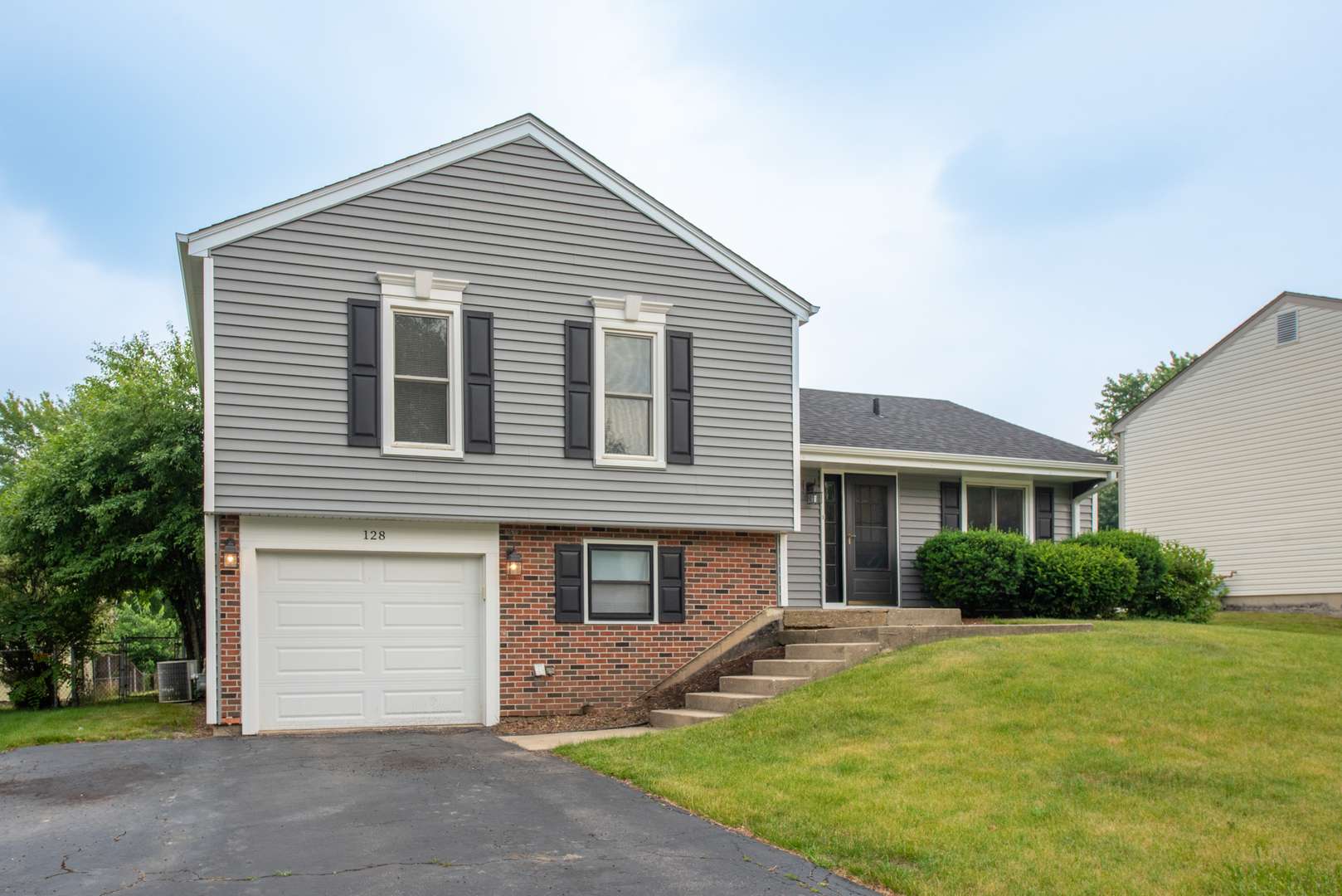 Bartlett, IL 60103,128 Sherman ST