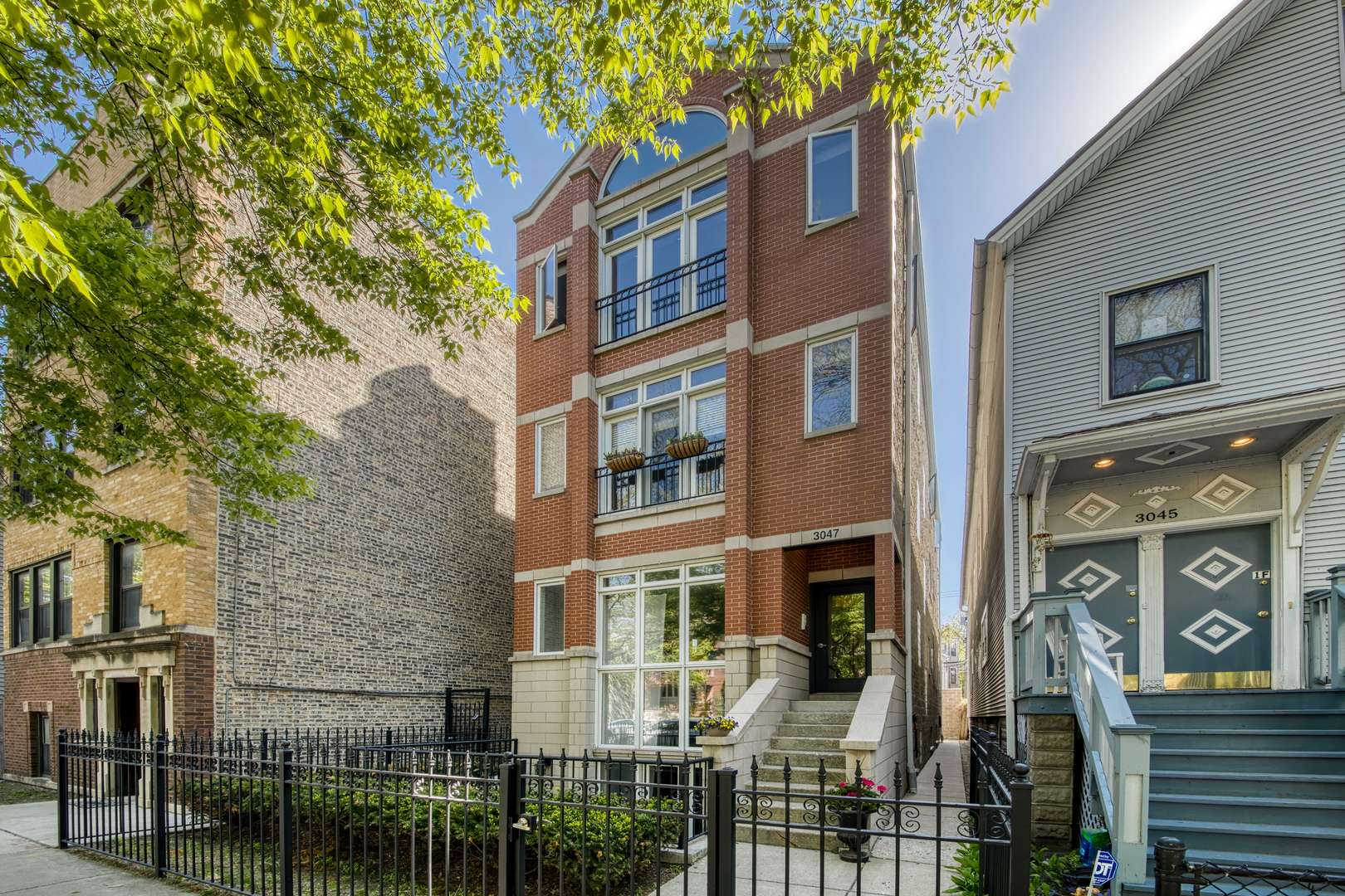 Chicago, IL 60657,3047 N Racine AVE #3