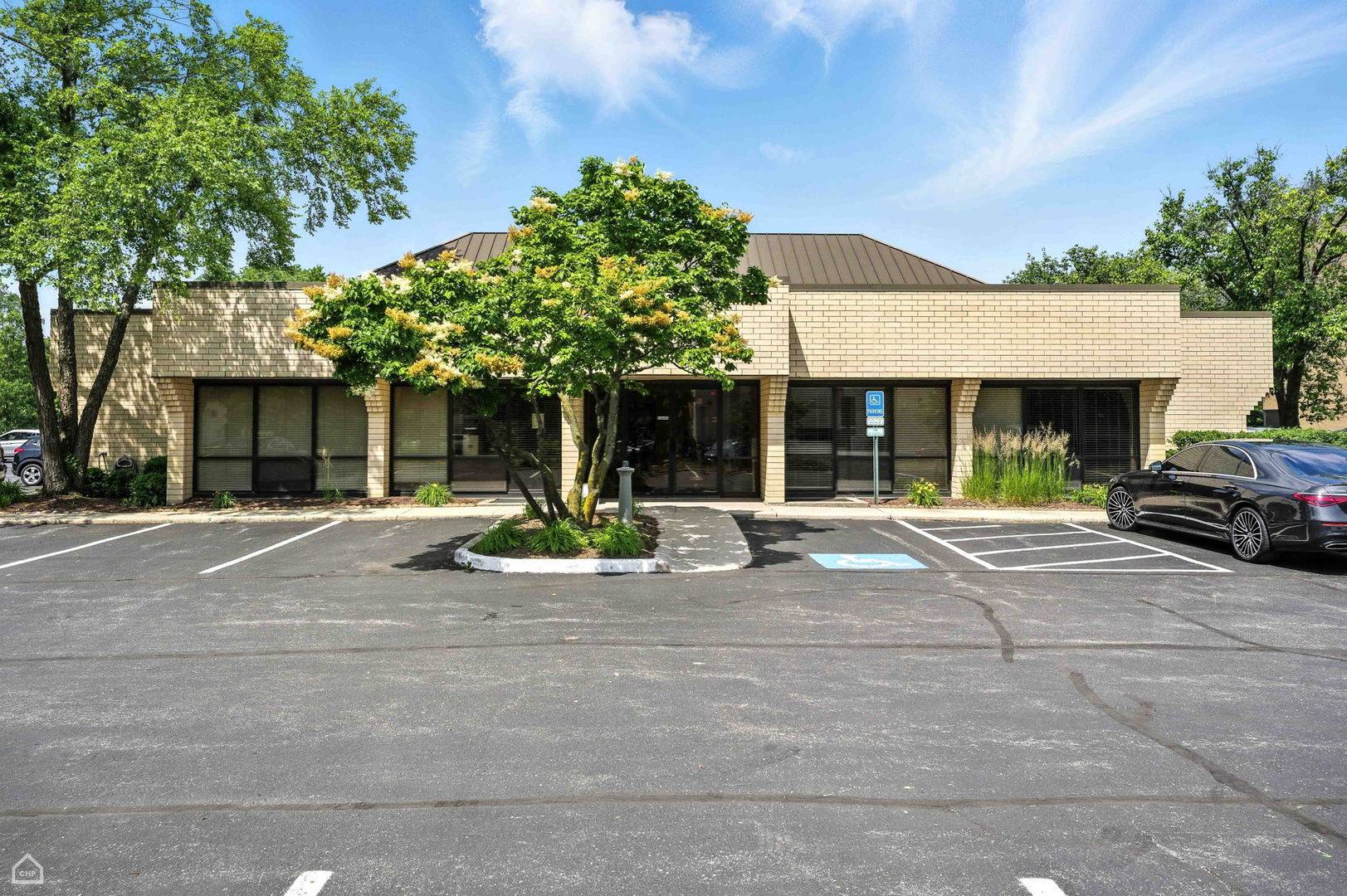Oakbrook Terrace, IL 60181,1S280 Summit AVE #A