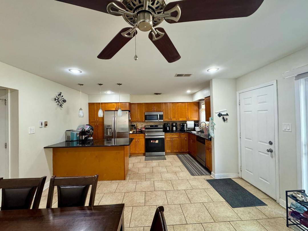 Villa Park, IL 60181,1S215 Stratford LN