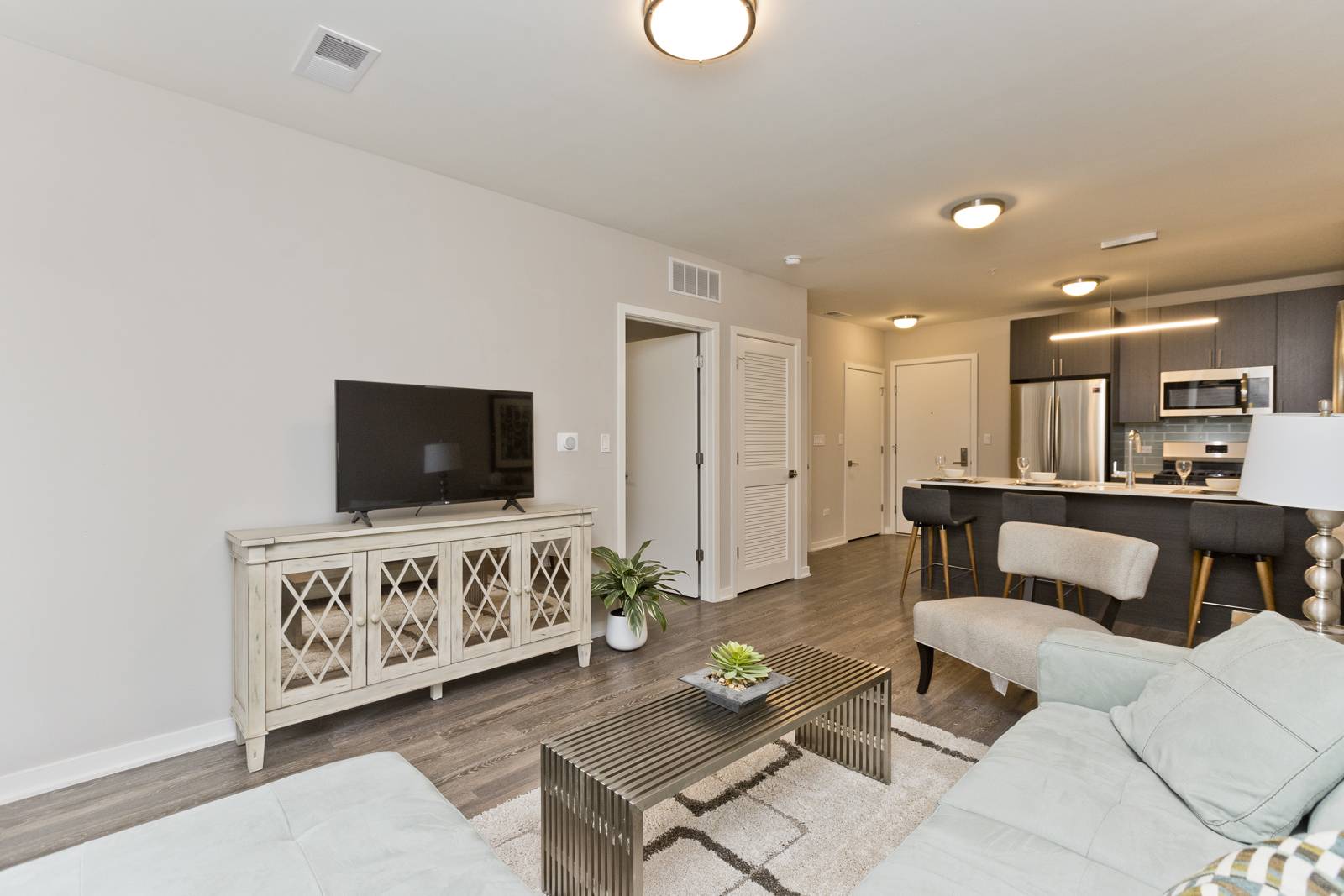Chicago, IL 60610,1552 N North Park AVE #403