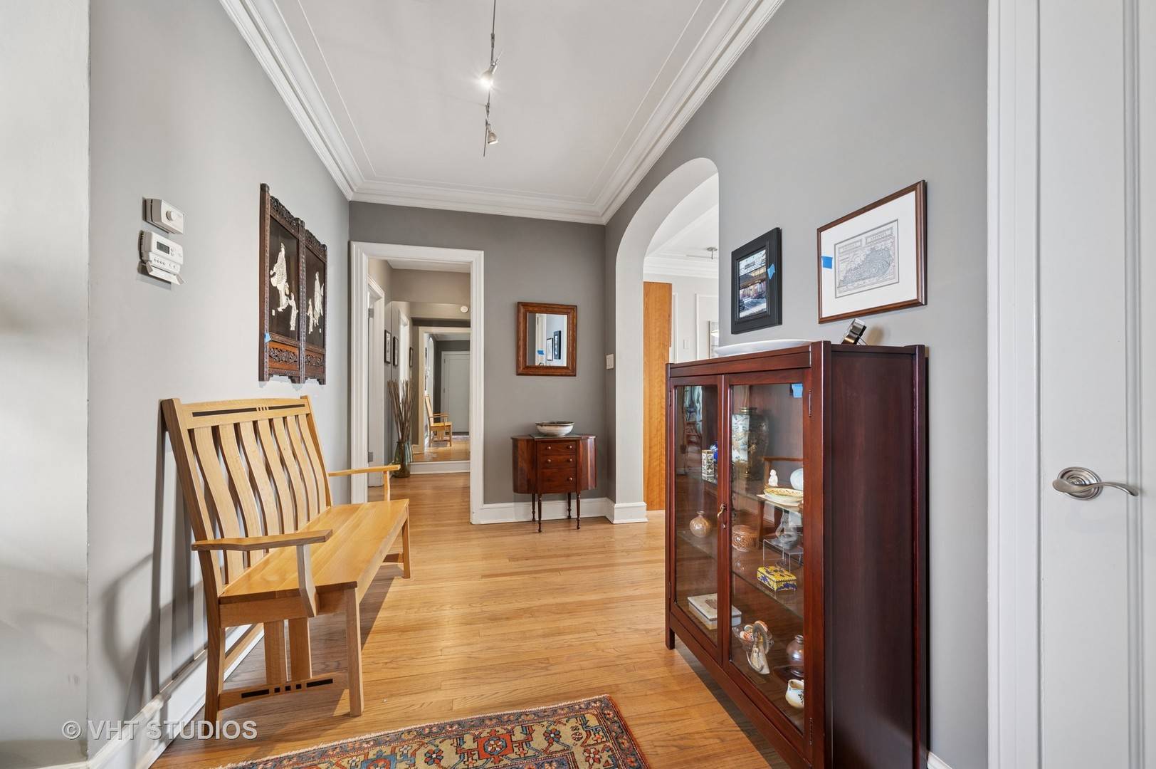 Chicago, IL 60614,2440 N Lakeview AVE #14E