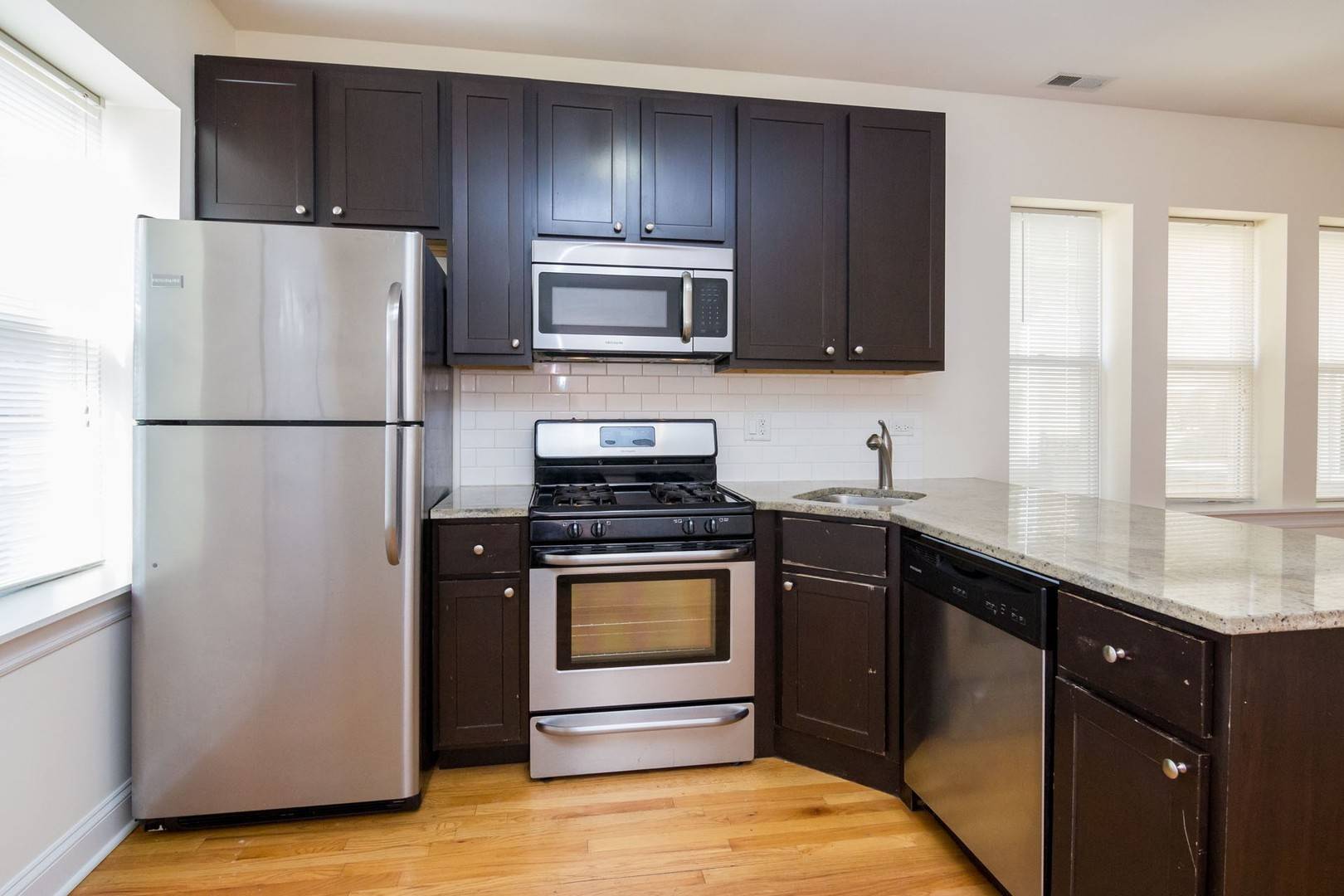 Chicago, IL 60645,2035 W Arthur AVE #2E