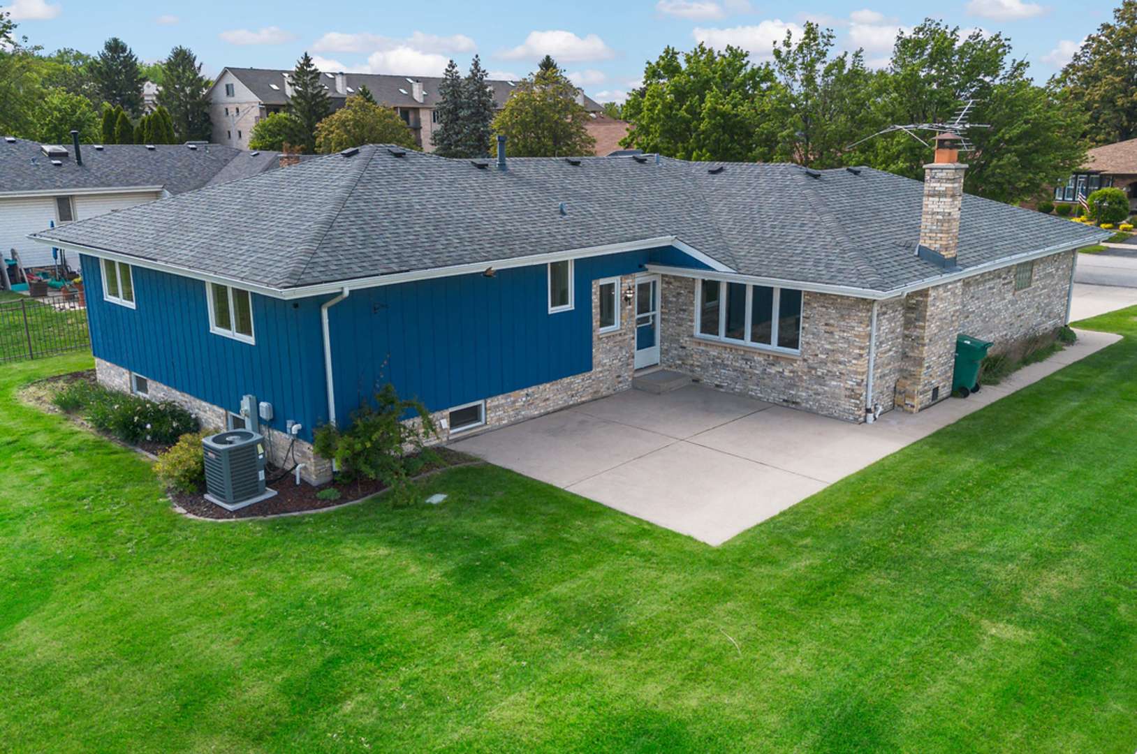 Orland Park, IL 60462,7729 W 157th PL
