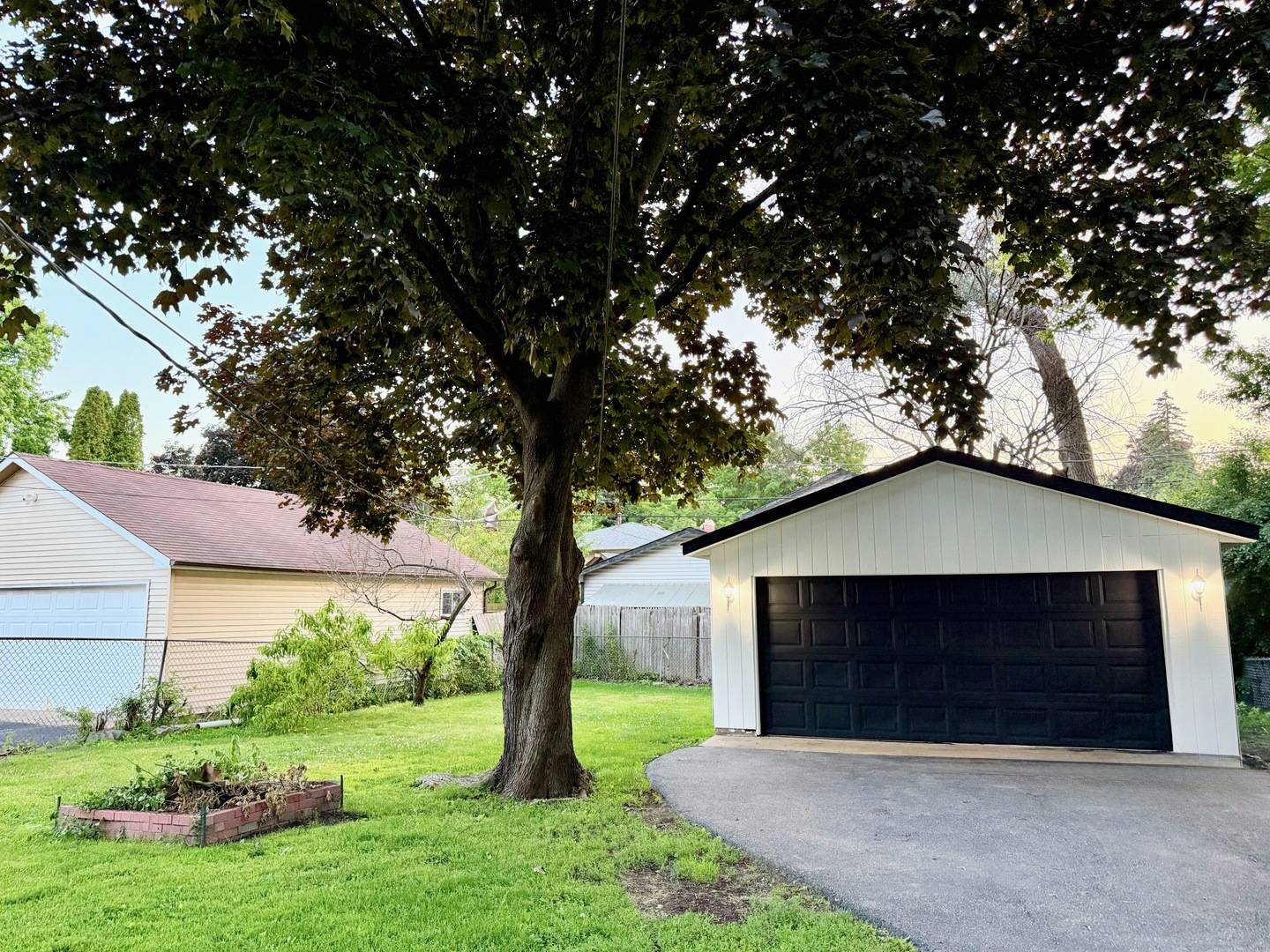 Round Lake Beach, IL 60073,1318 Pine Grove AVE