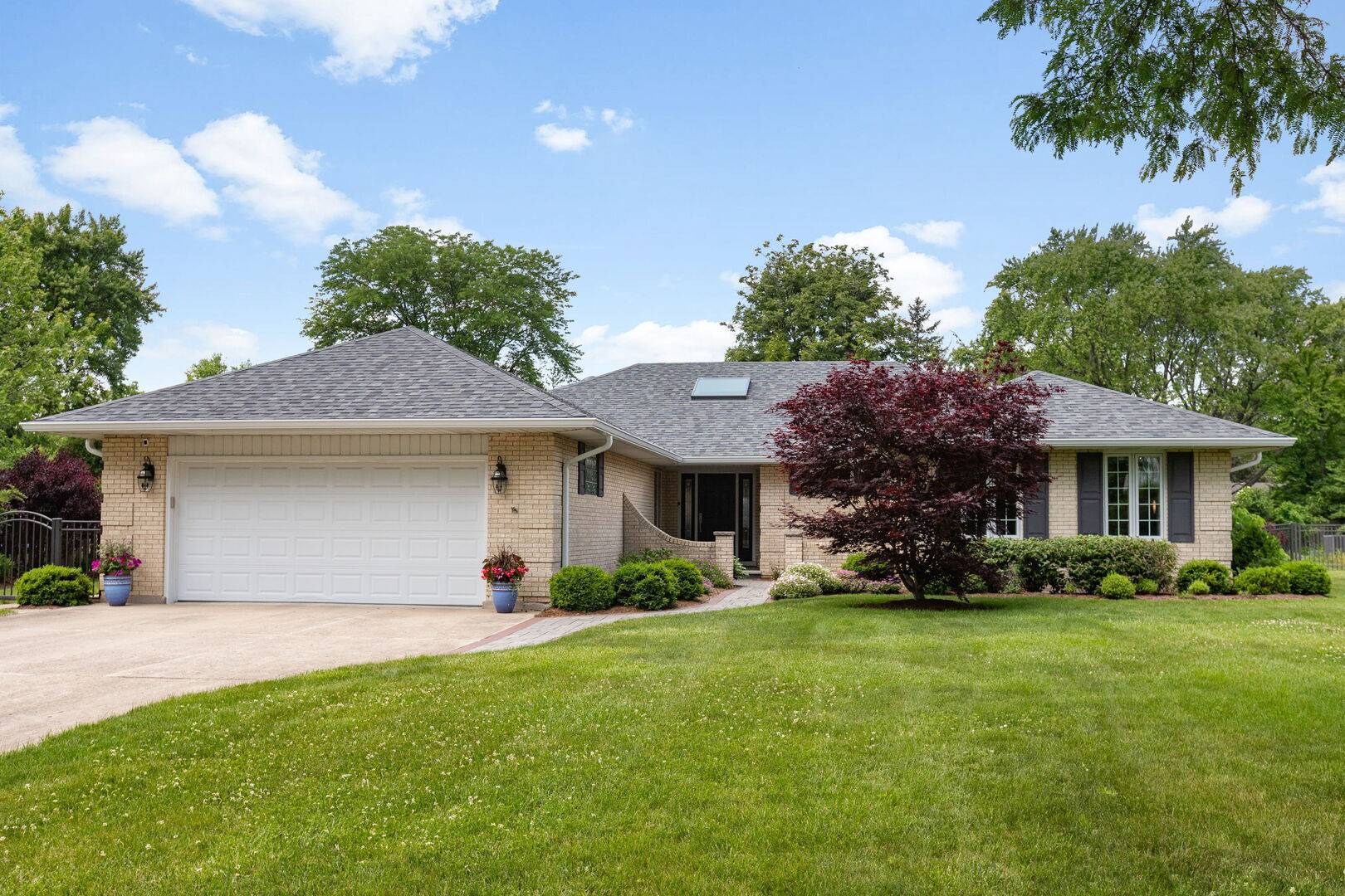 Lake Forest, IL 60045,1060 Highland AVE