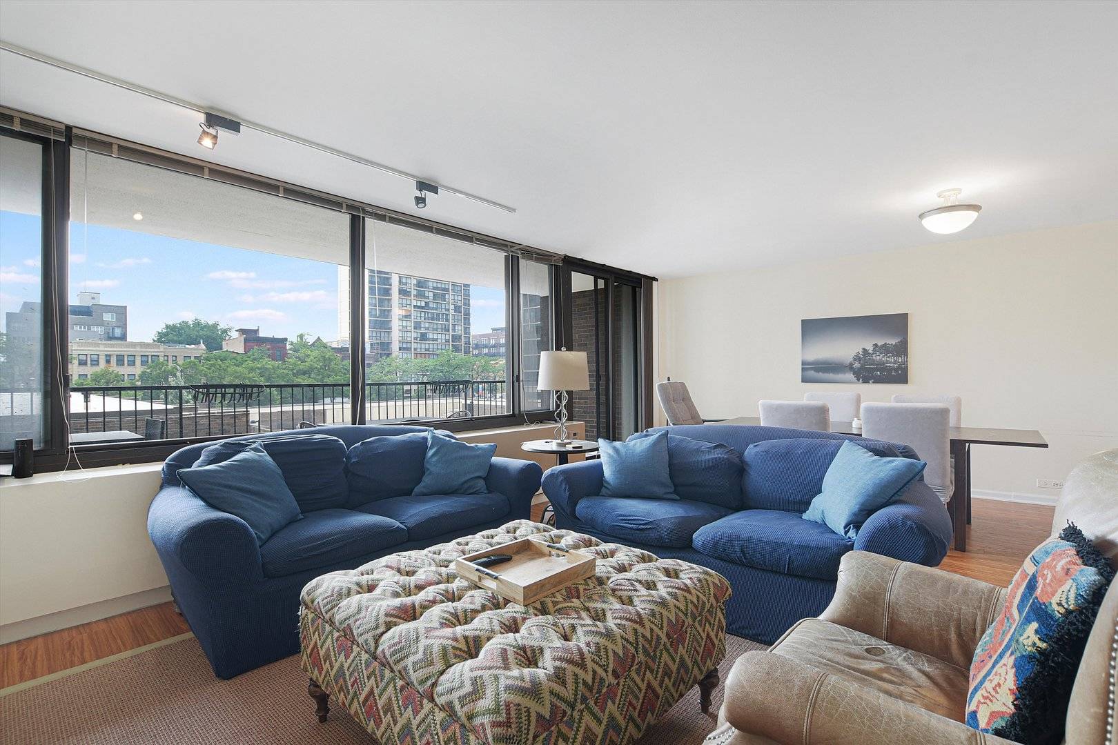 Chicago, IL 60610,1555 N Sandburg TER #301