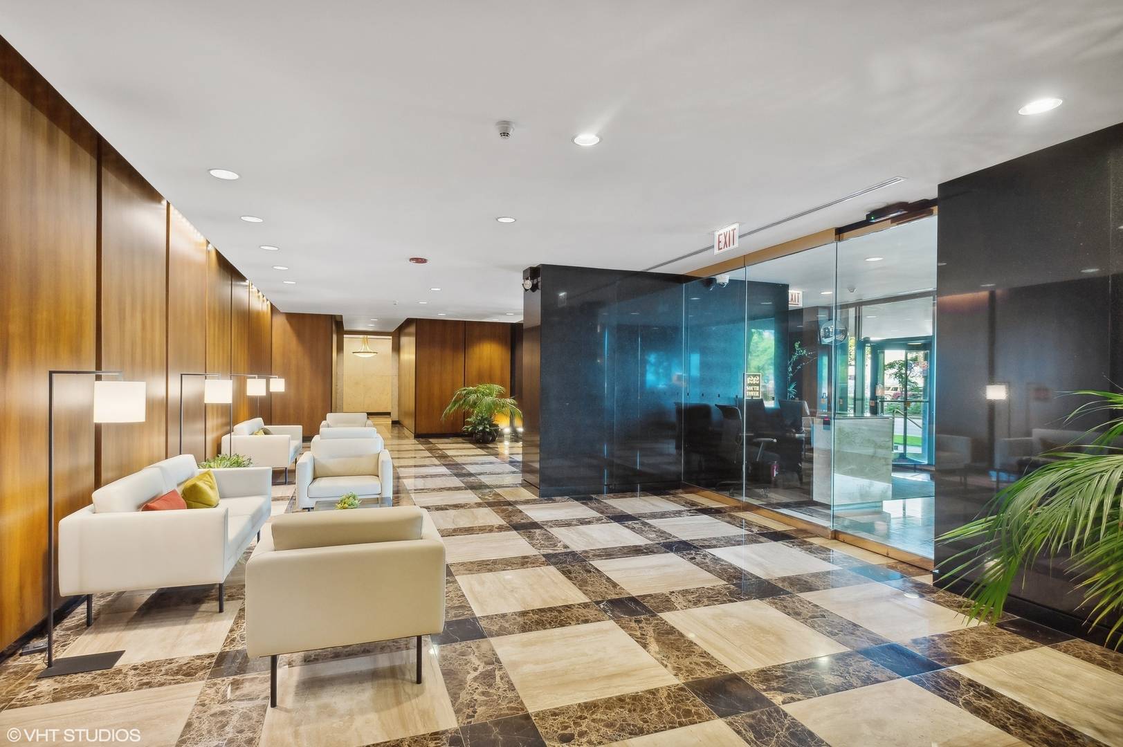 Chicago, IL 60610,1212 N Lake Shore DR #21AS