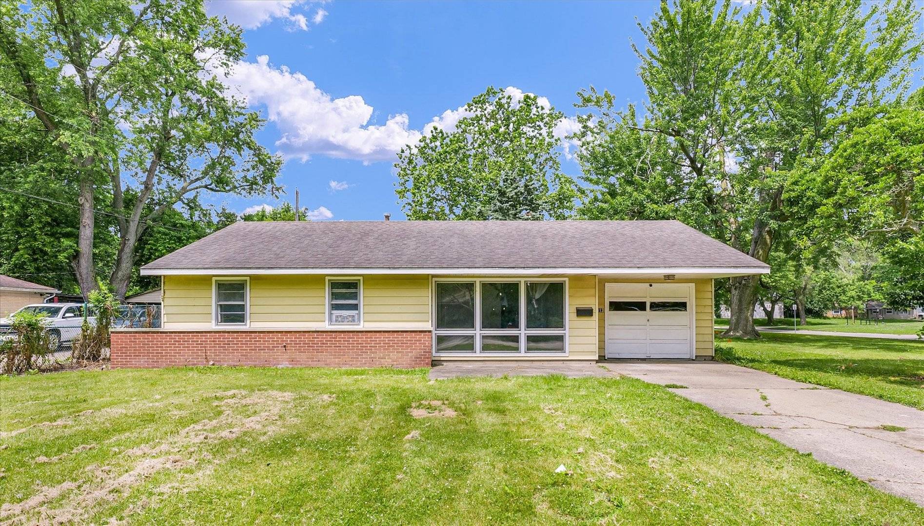 Champaign, IL 61821,1413 Garden Hills DR