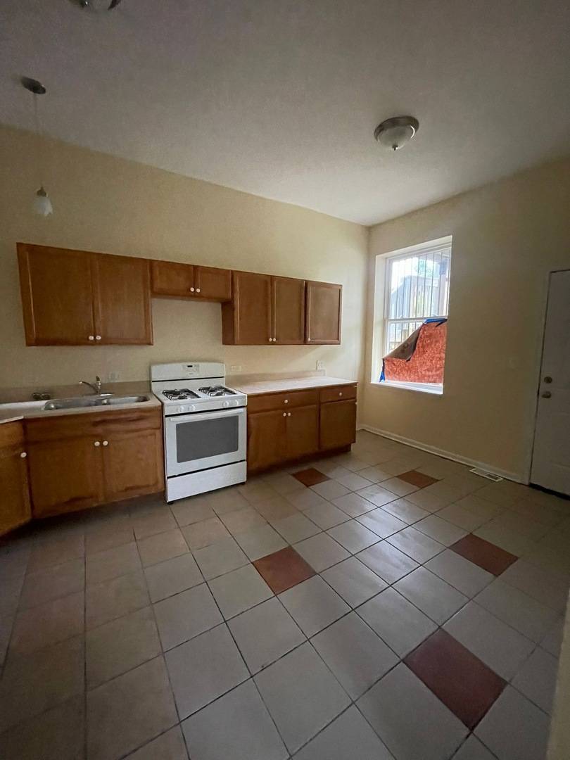 Chicago, IL 60623,1500 S Trumbull AVE #1