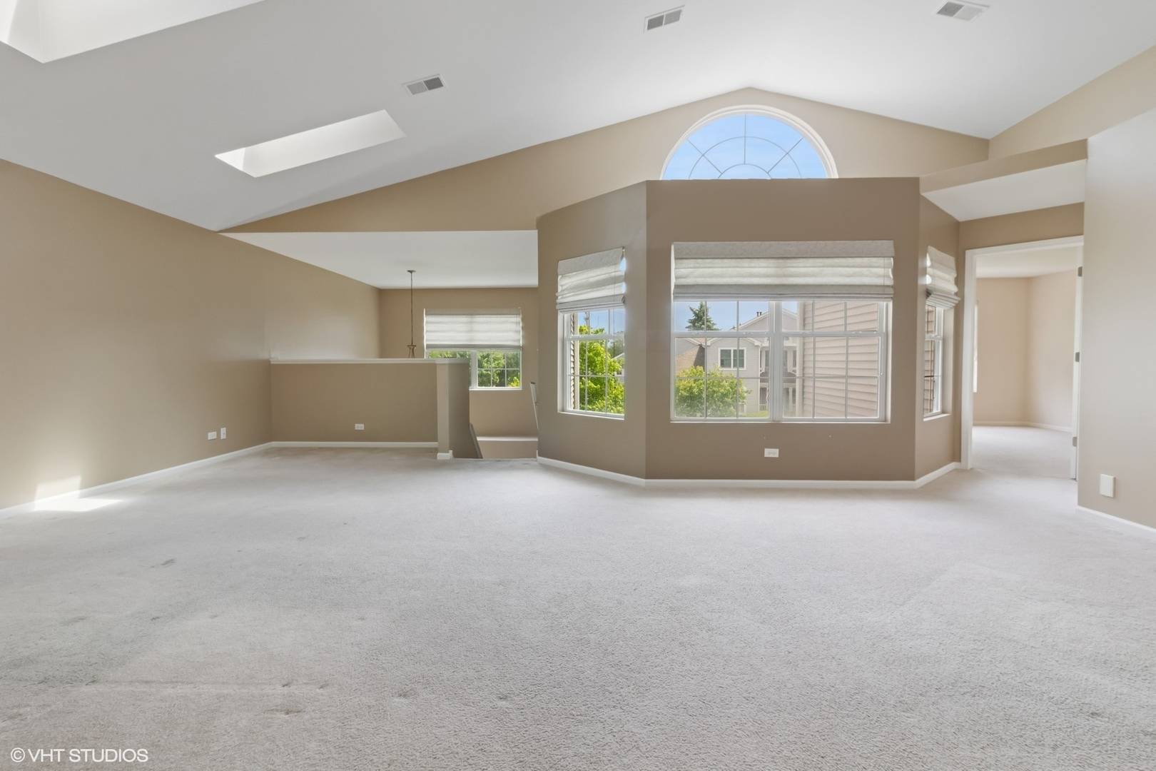Oswego, IL 60543,406 Cascade LN #406