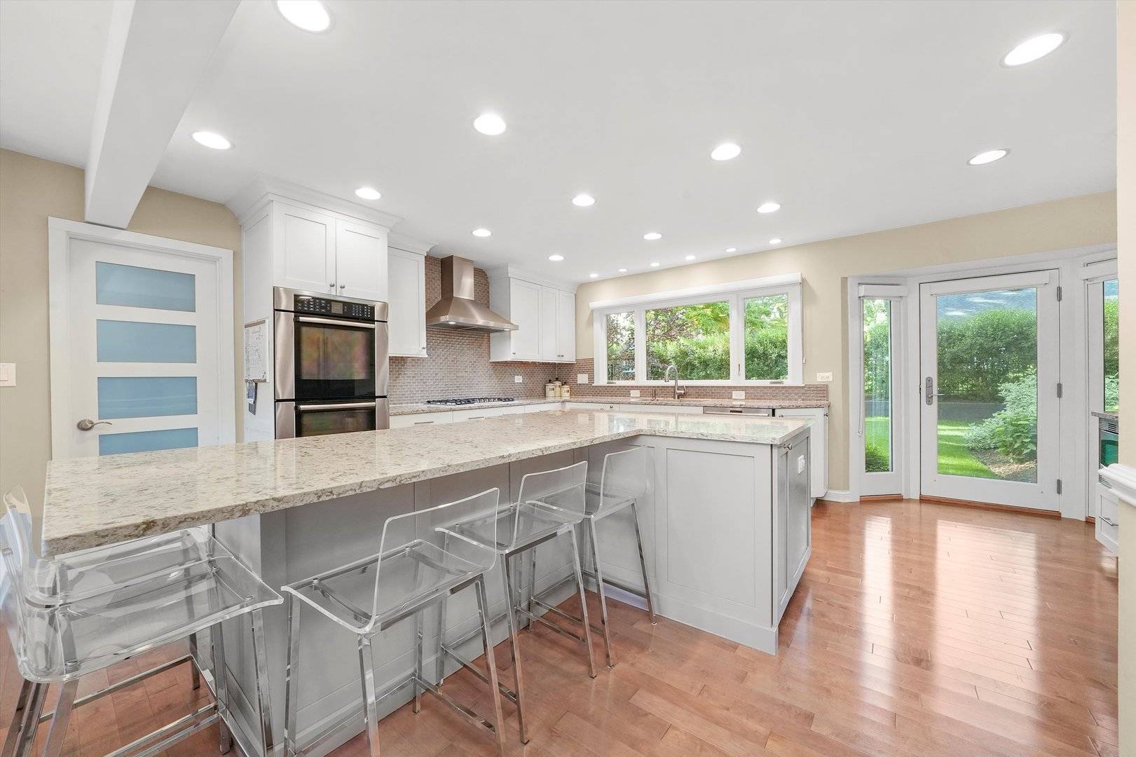 Glen Ellyn, IL 60137,619 Glen Park RD