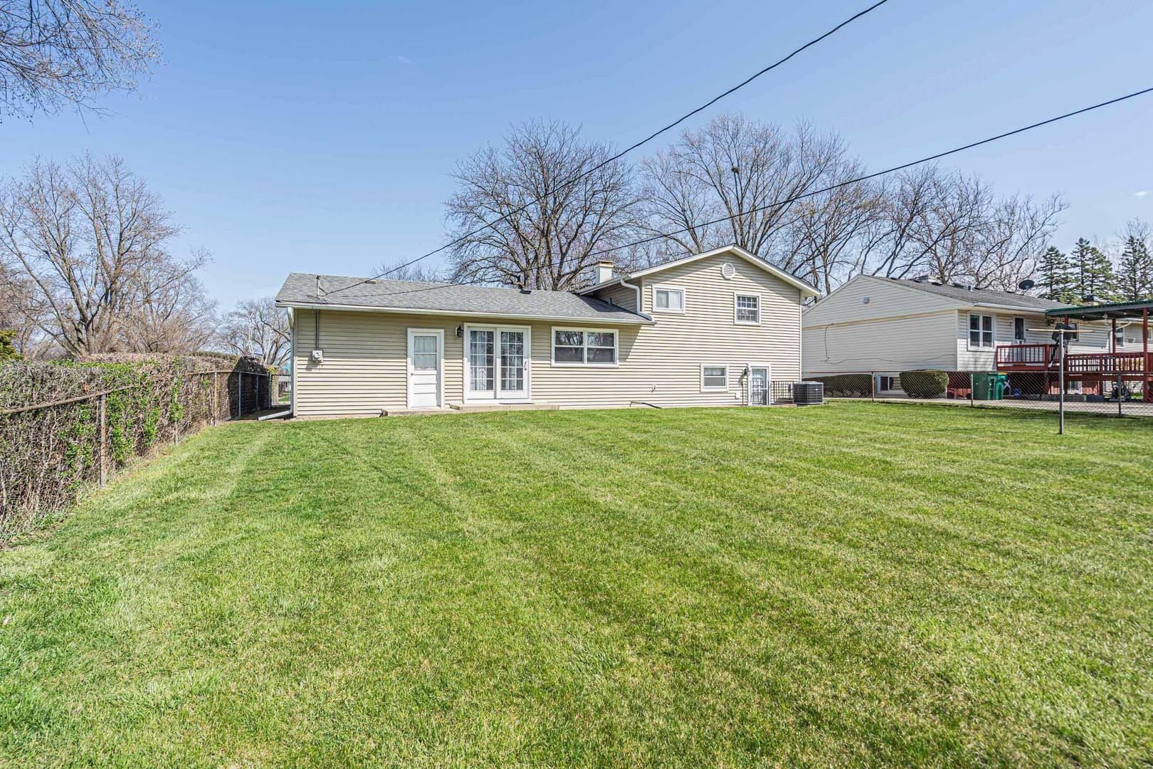 Buffalo Grove, IL 60089,476 Raupp BLVD