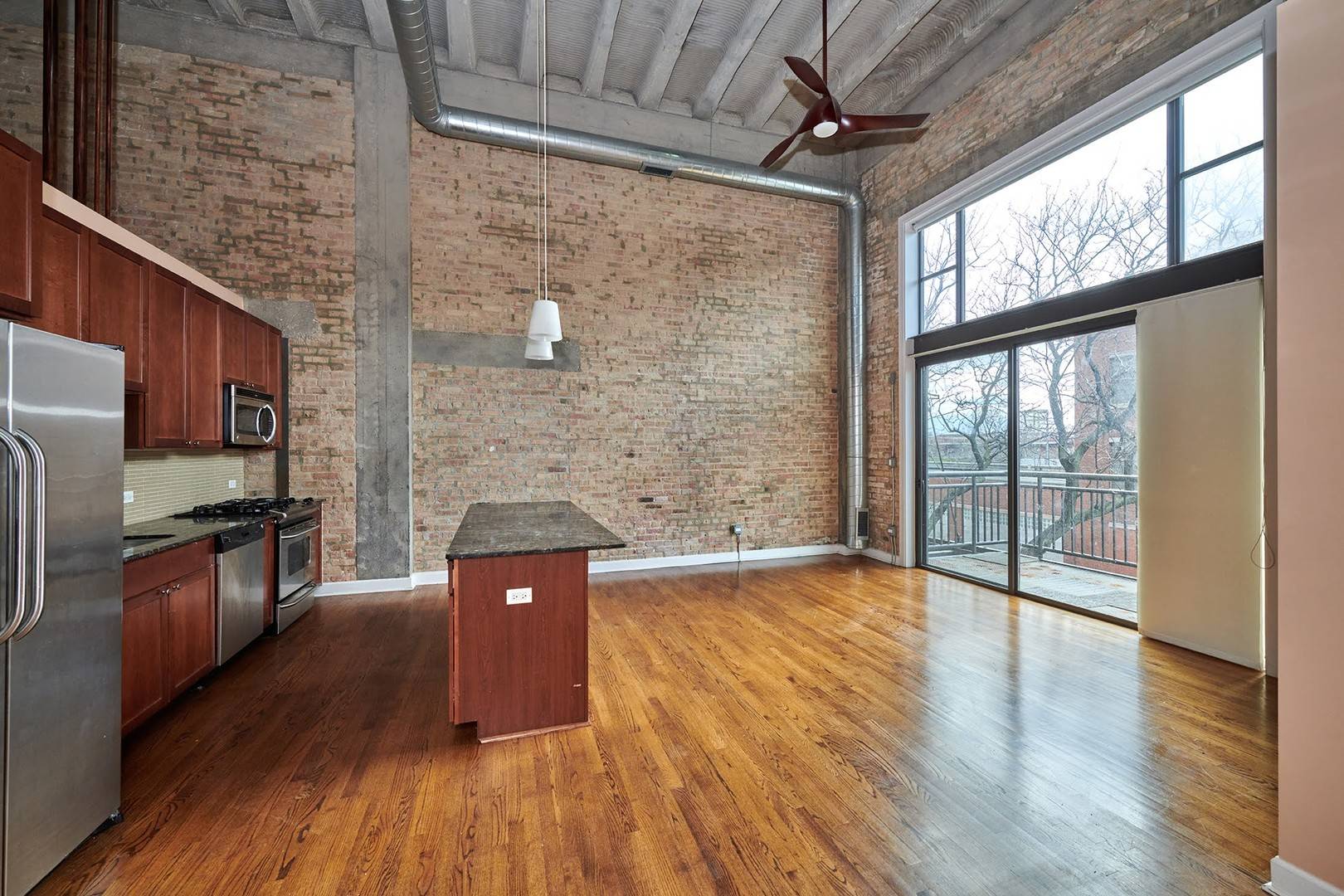 Chicago, IL 60616,2545 S DEARBORN ST #323
