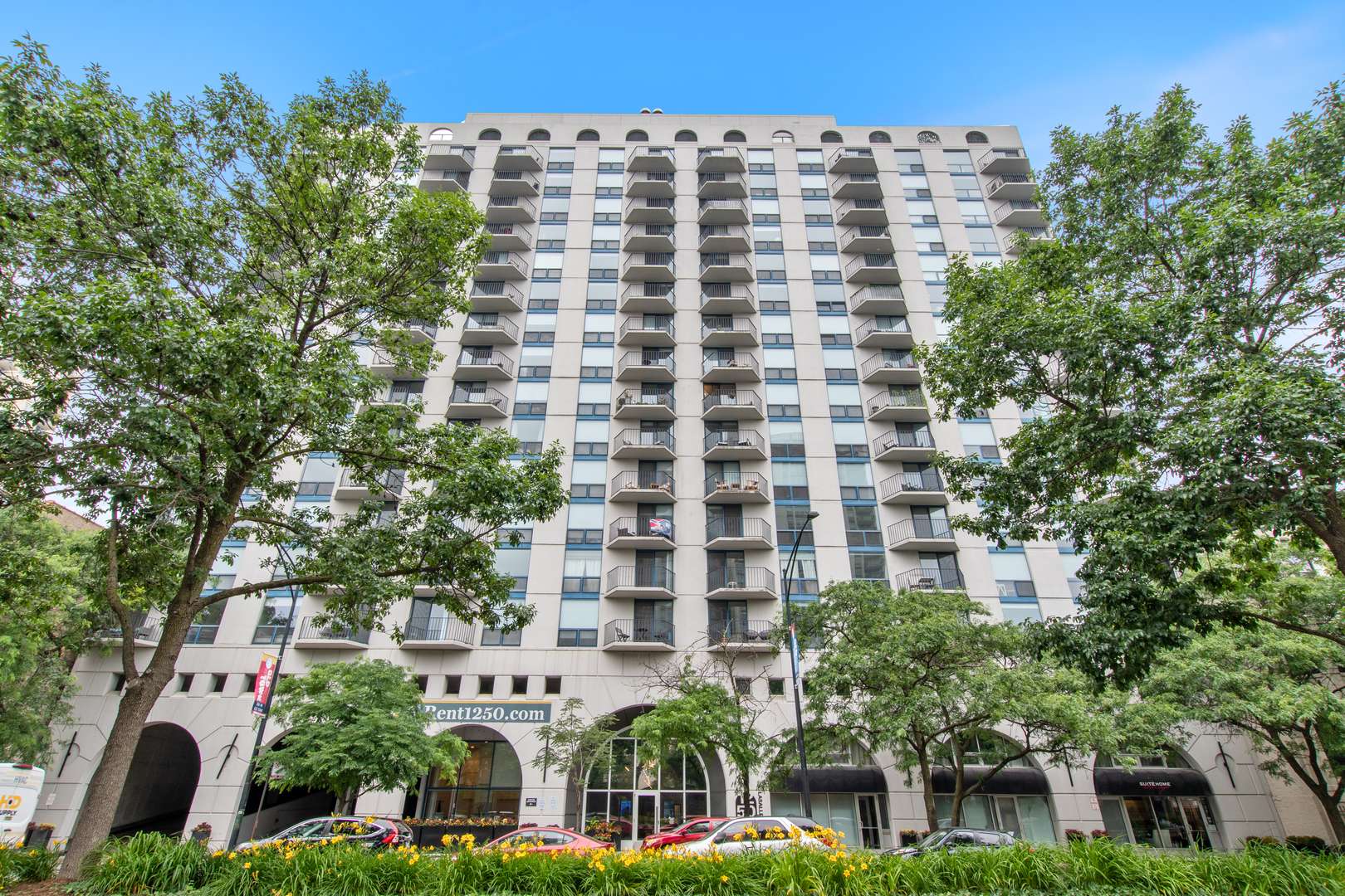 Chicago, IL 60610,1250 N LaSalle ST #901