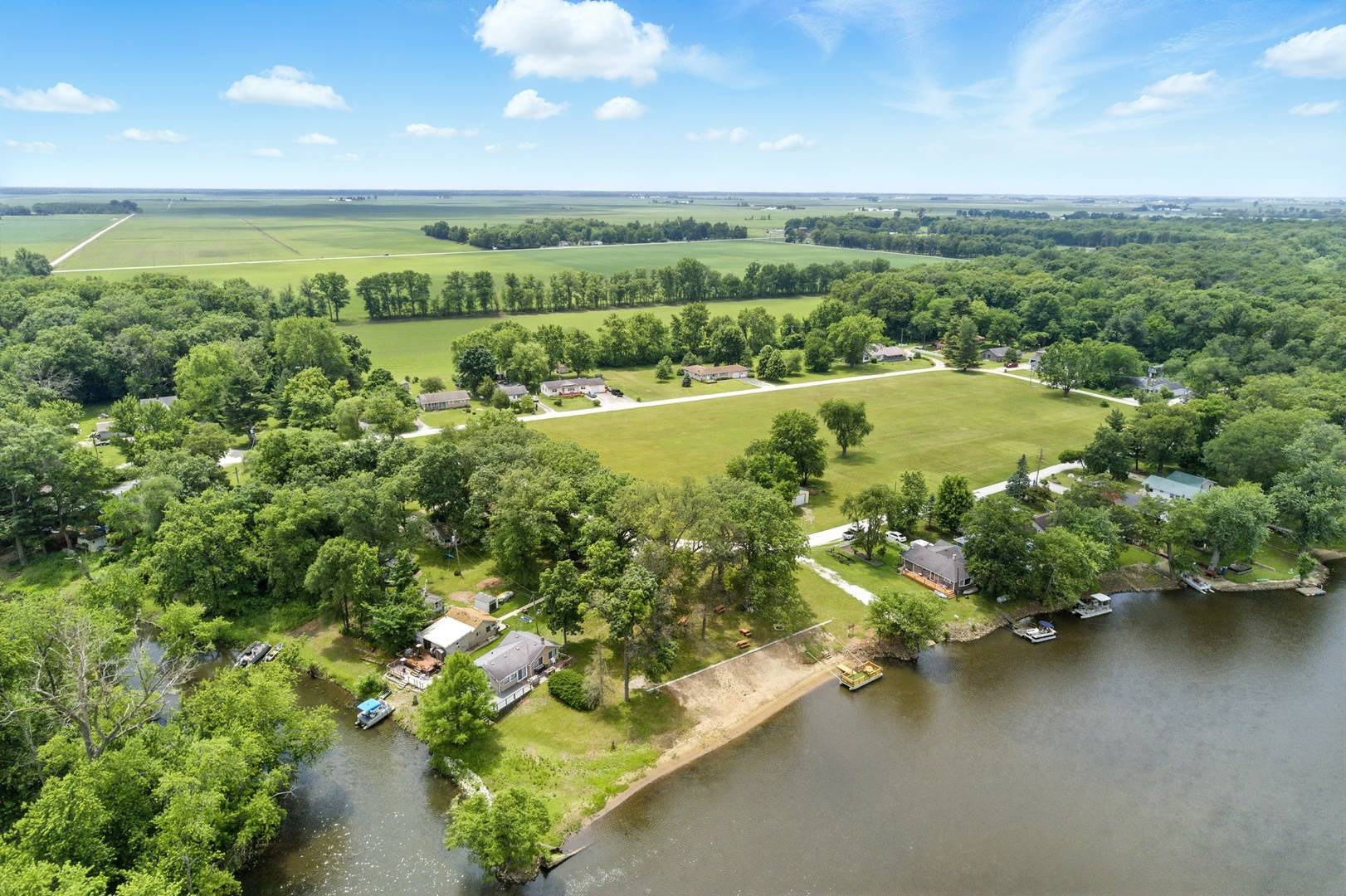 Momence, IL 60954,15789 E Channel LN