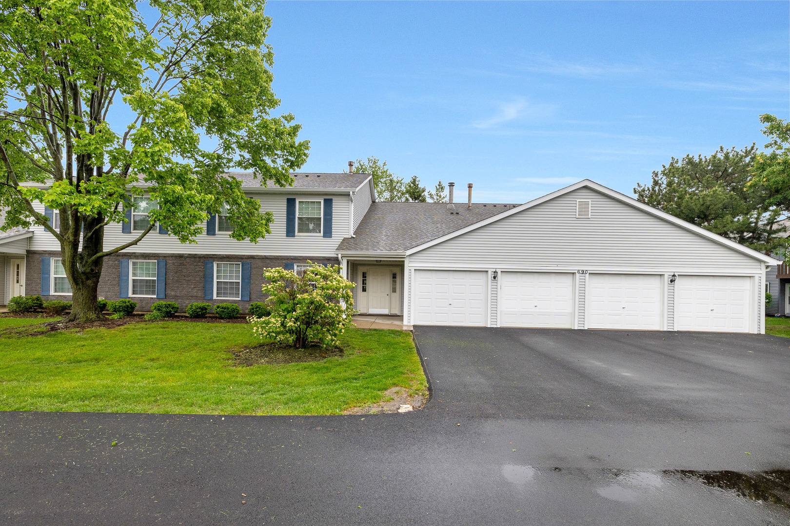 Bartlett, IL 60103,690 THORNTREE CT #C1