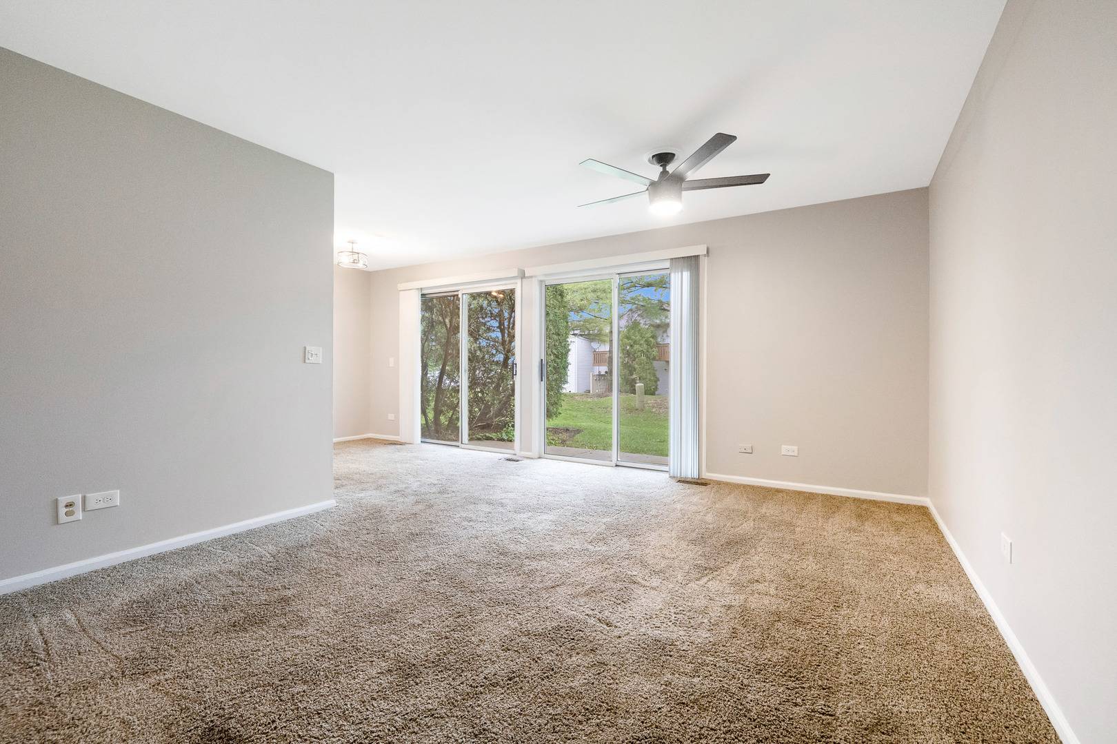 Bartlett, IL 60103,690 THORNTREE CT #C1