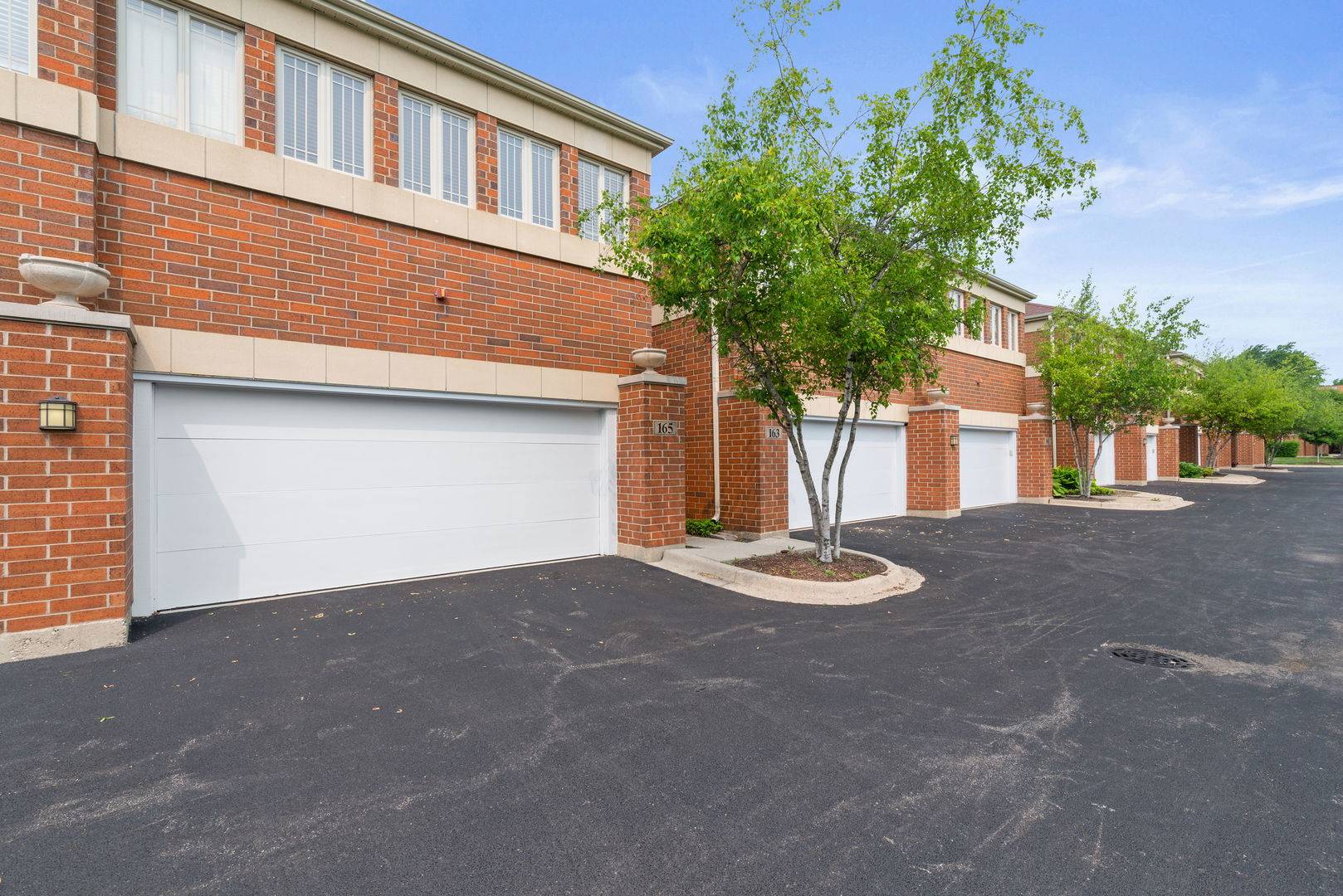 Libertyville, IL 60048,165 Finstad DR